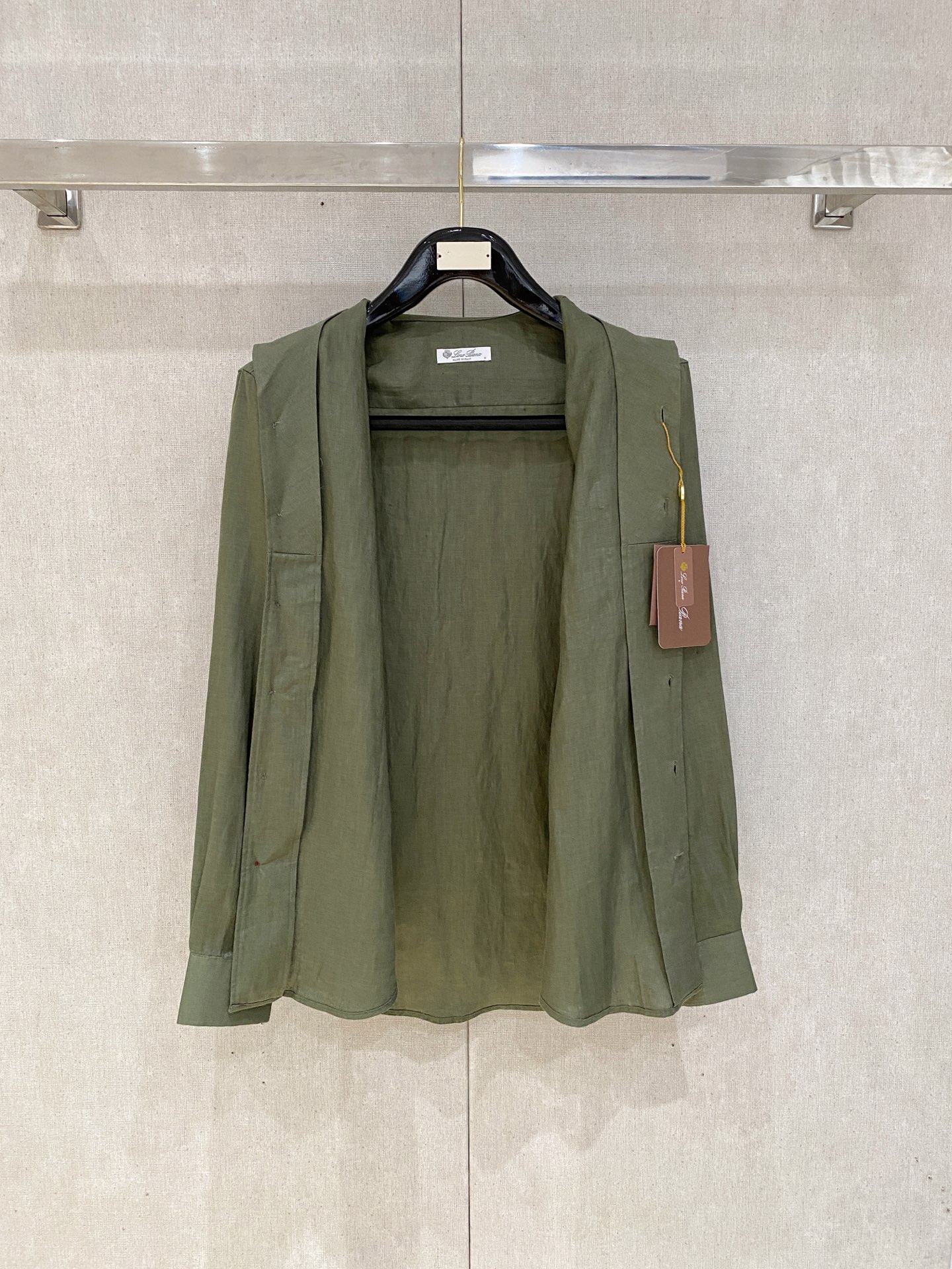 长袖P，lP🆕轻盈雅致，长袖亚麻衬衫——25年春夏日里的温柔守候短袖衬衫，臻品定制系列的材质、精湛的工艺