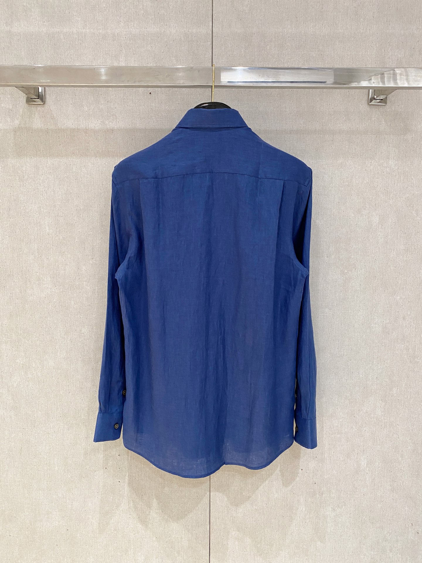 长袖P，lP🆕轻盈雅致，长袖亚麻衬衫——25年春夏日里的温柔守候短袖衬衫，臻品定制系列的材质、精湛的工艺