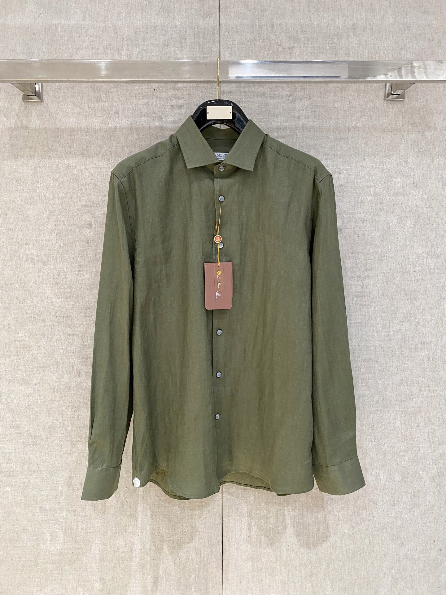 长袖P，lP🆕轻盈雅致，长袖亚麻衬衫——25年春夏日里的温柔守候短袖衬衫，臻品定制系列的材质、精湛的工艺