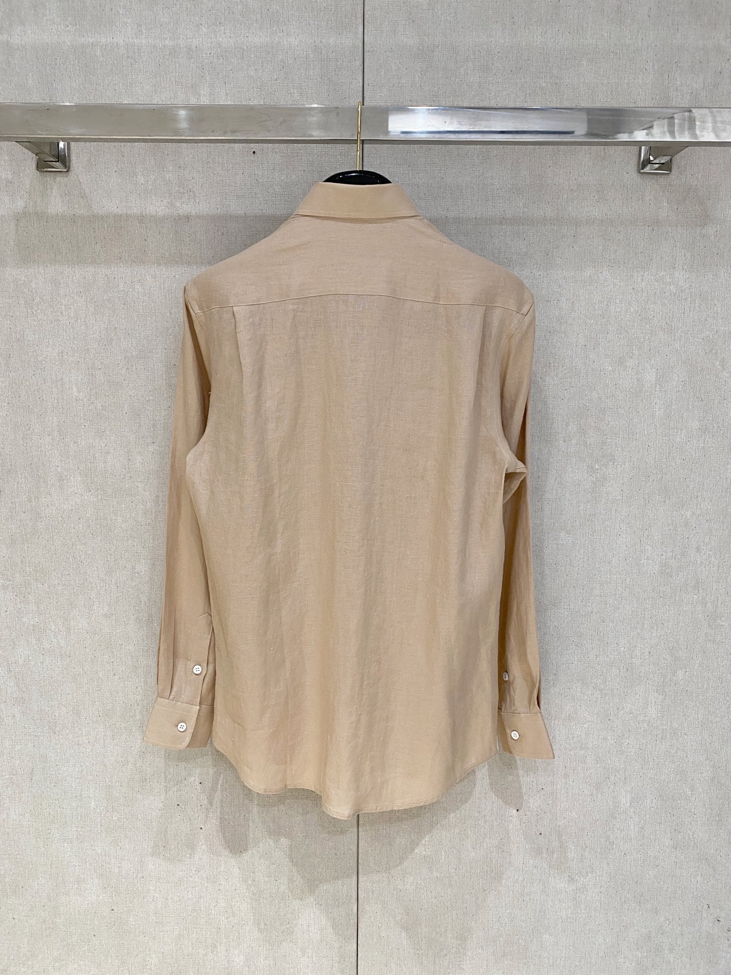 长袖P，lP🆕轻盈雅致，长袖亚麻衬衫——25年春夏日里的温柔守候短袖衬衫，臻品定制系列的材质、精湛的工艺