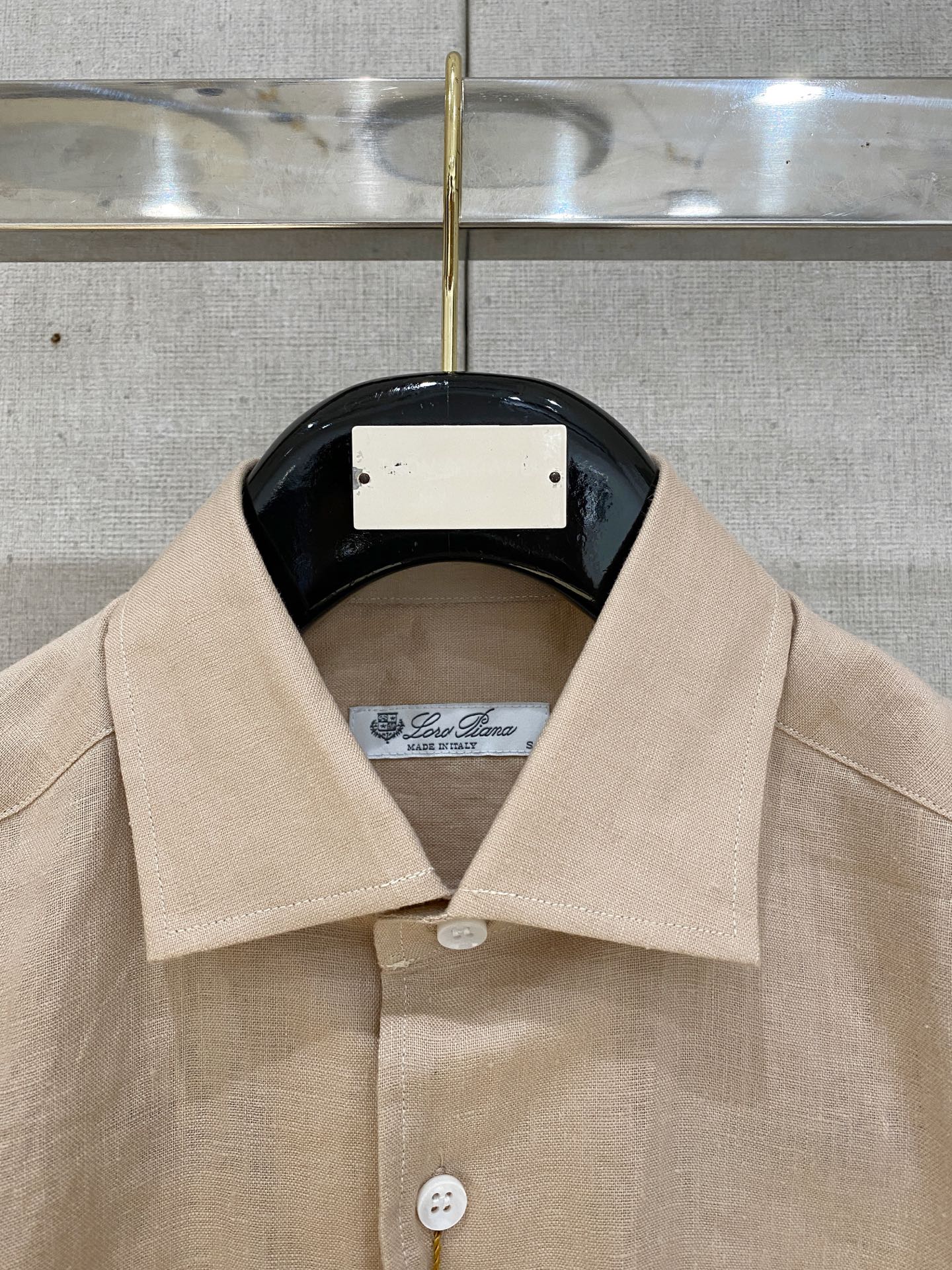 长袖P，lP🆕轻盈雅致，长袖亚麻衬衫——25年春夏日里的温柔守候短袖衬衫，臻品定制系列的材质、精湛的工艺