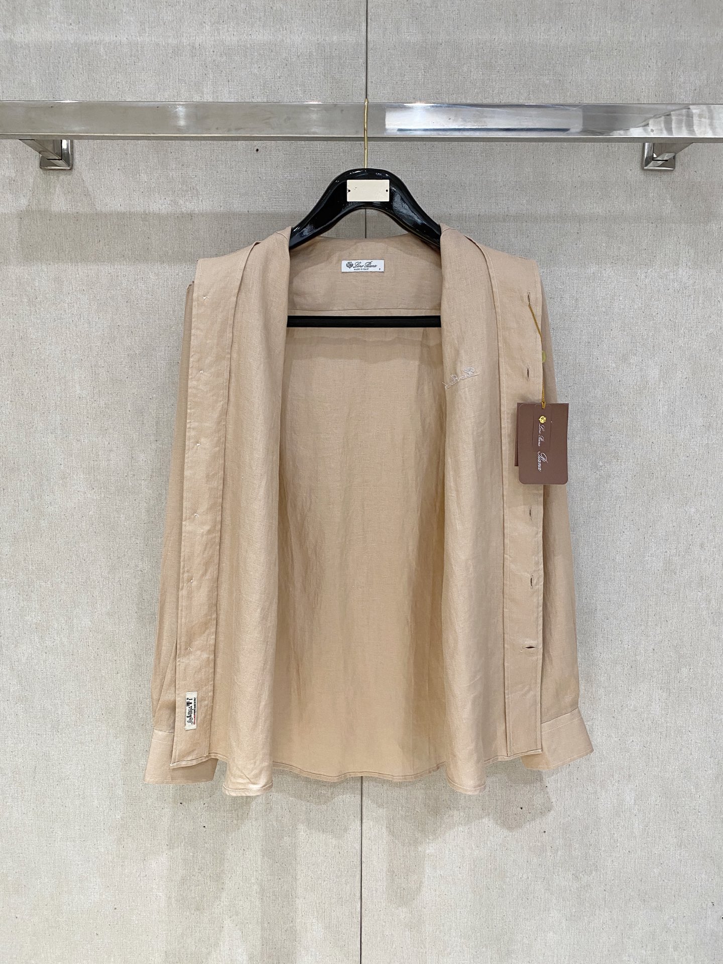 长袖P，lP🆕轻盈雅致，长袖亚麻衬衫——25年春夏日里的温柔守候短袖衬衫，臻品定制系列的材质、精湛的工艺