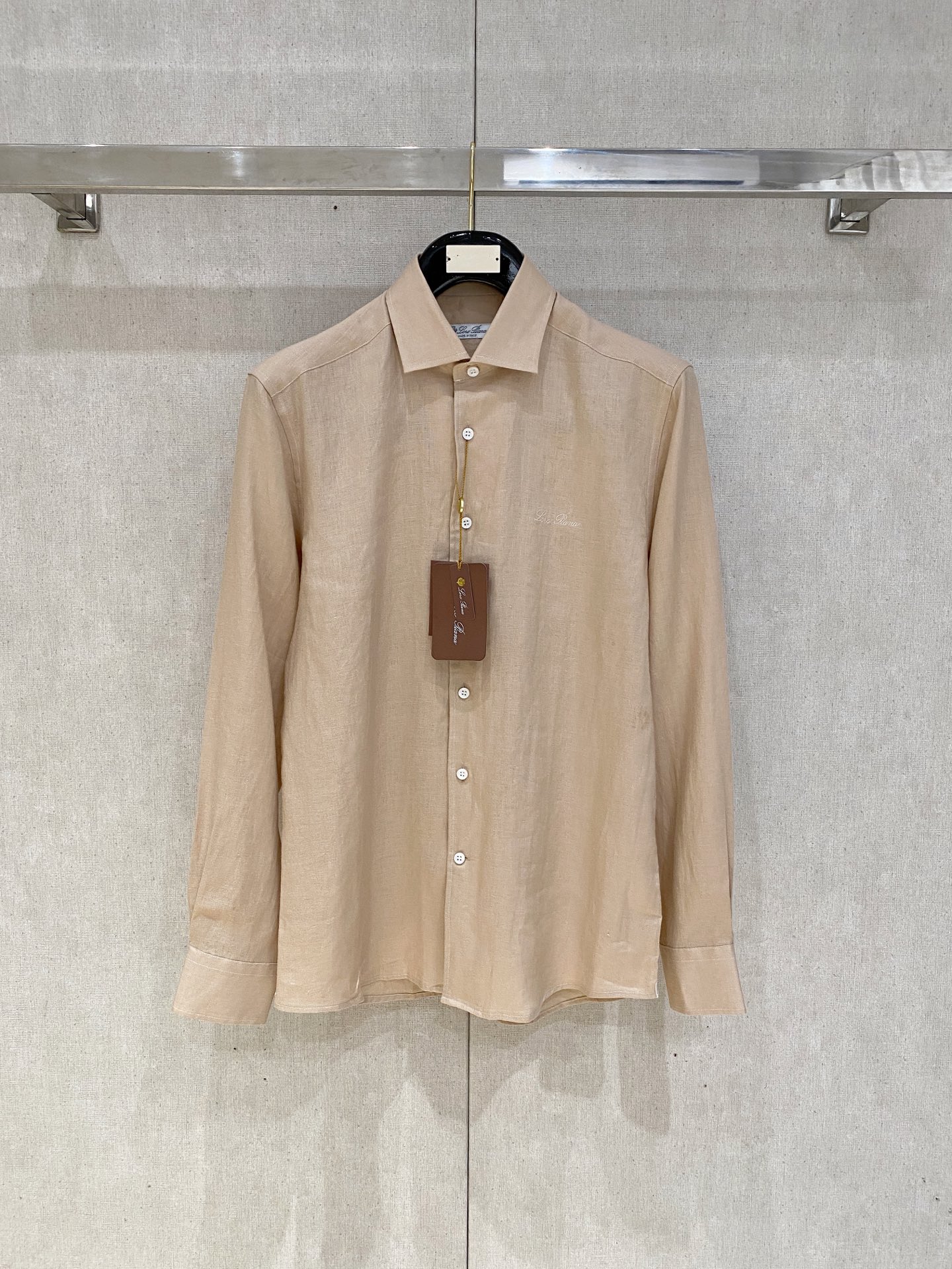 长袖P，lP🆕轻盈雅致，长袖亚麻衬衫——25年春夏日里的温柔守候短袖衬衫，臻品定制系列的材质、精湛的工艺