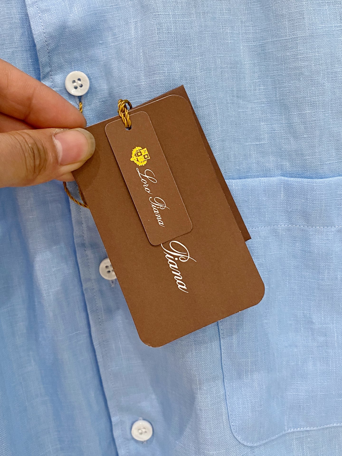 长袖P，lP🆕轻盈雅致，长袖亚麻衬衫——25年春夏日里的温柔守候短袖衬衫，臻品定制系列的材质、精湛的工艺