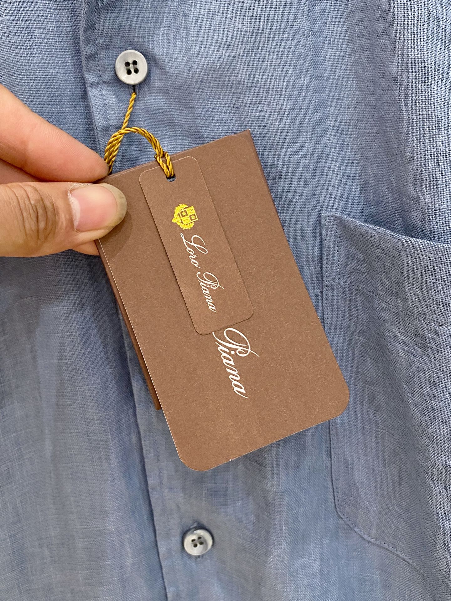 长袖P，lP🆕轻盈雅致，长袖亚麻衬衫——25年春夏日里的温柔守候短袖衬衫，臻品定制系列的材质、精湛的工艺