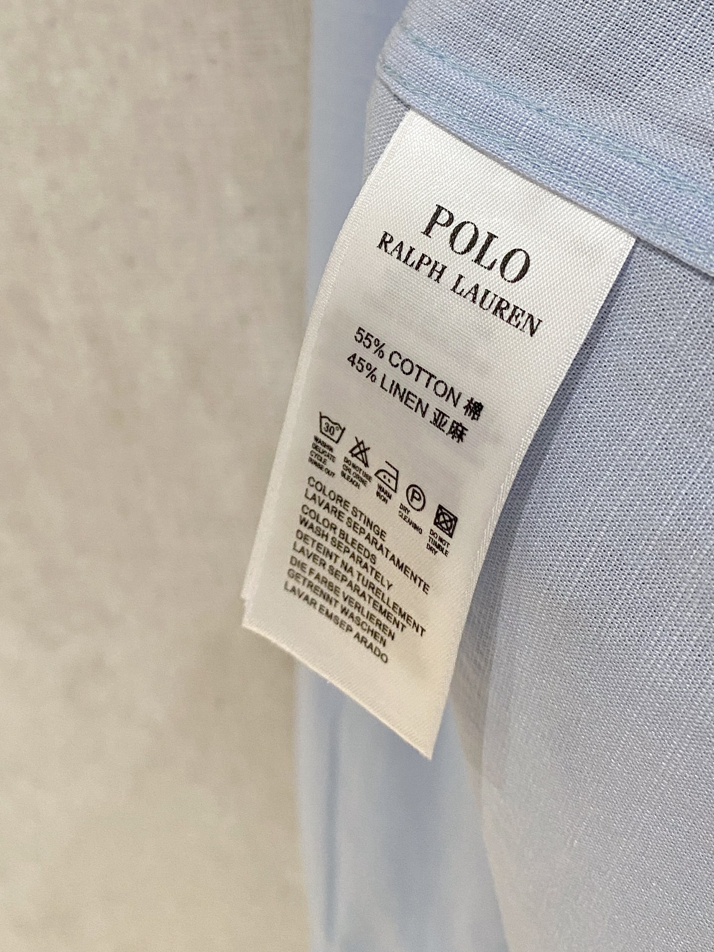 补单出货，
设计上沿袭了一贯滴现代极简主义基调，将意式的都市高贵格调发挥到极致，整体造型干净利落，无任何