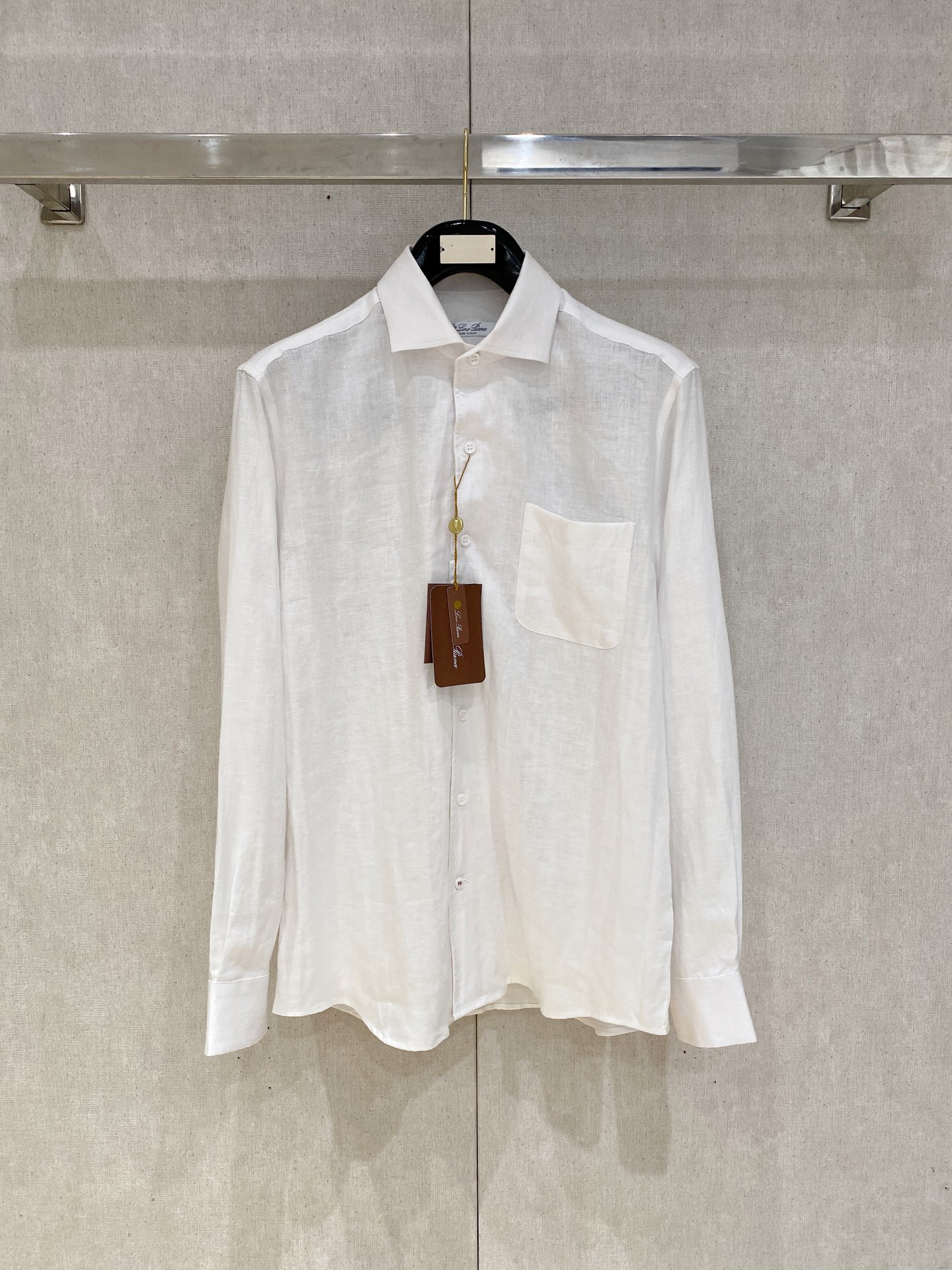 长袖P，lP🆕轻盈雅致，长袖亚麻衬衫——25年春夏日里的温柔守候短袖衬衫，臻品定制系列的材质、精湛的工艺