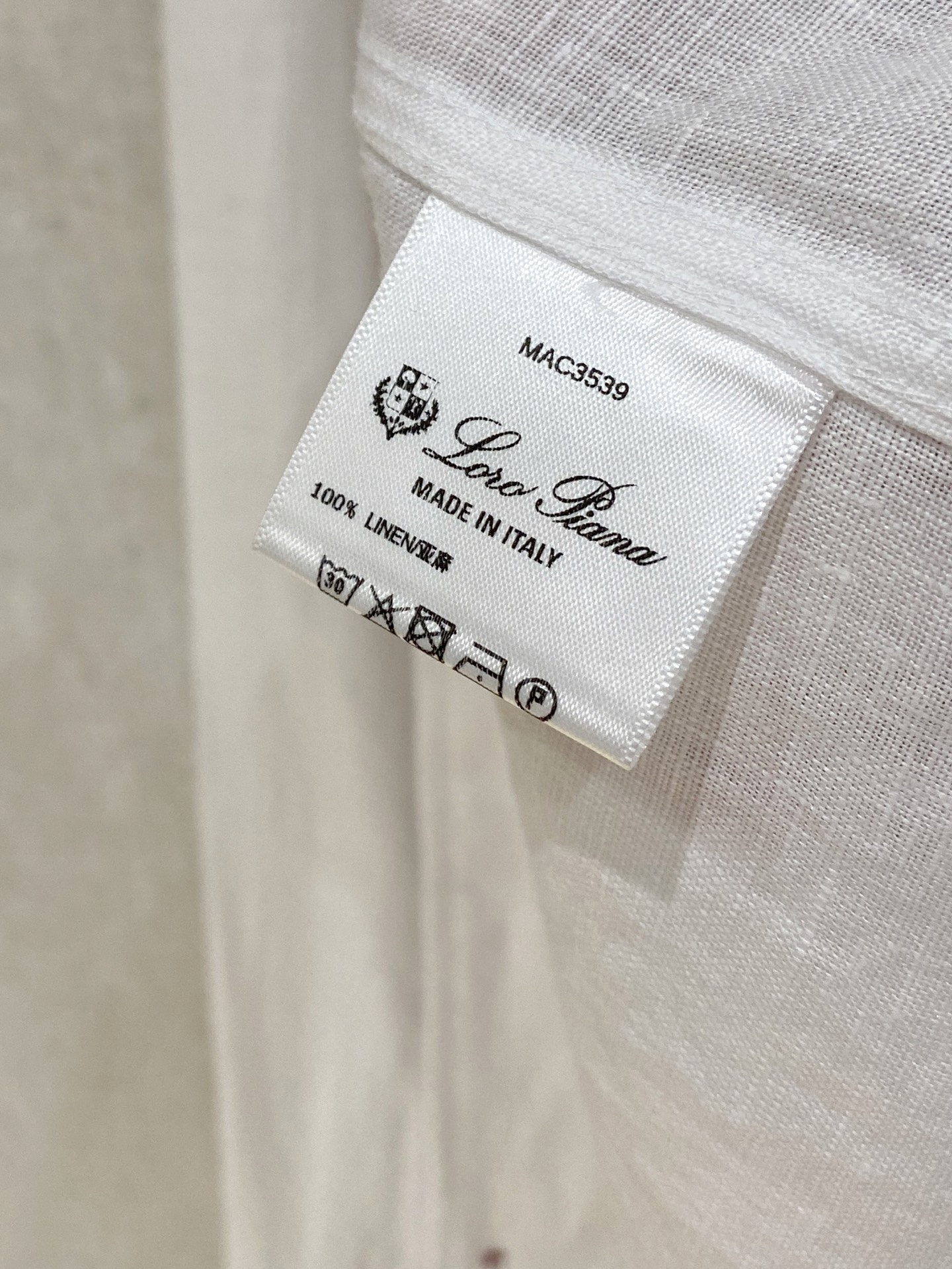 长袖P，lP🆕轻盈雅致，长袖亚麻衬衫——25年春夏日里的温柔守候短袖衬衫，臻品定制系列的材质、精湛的工艺