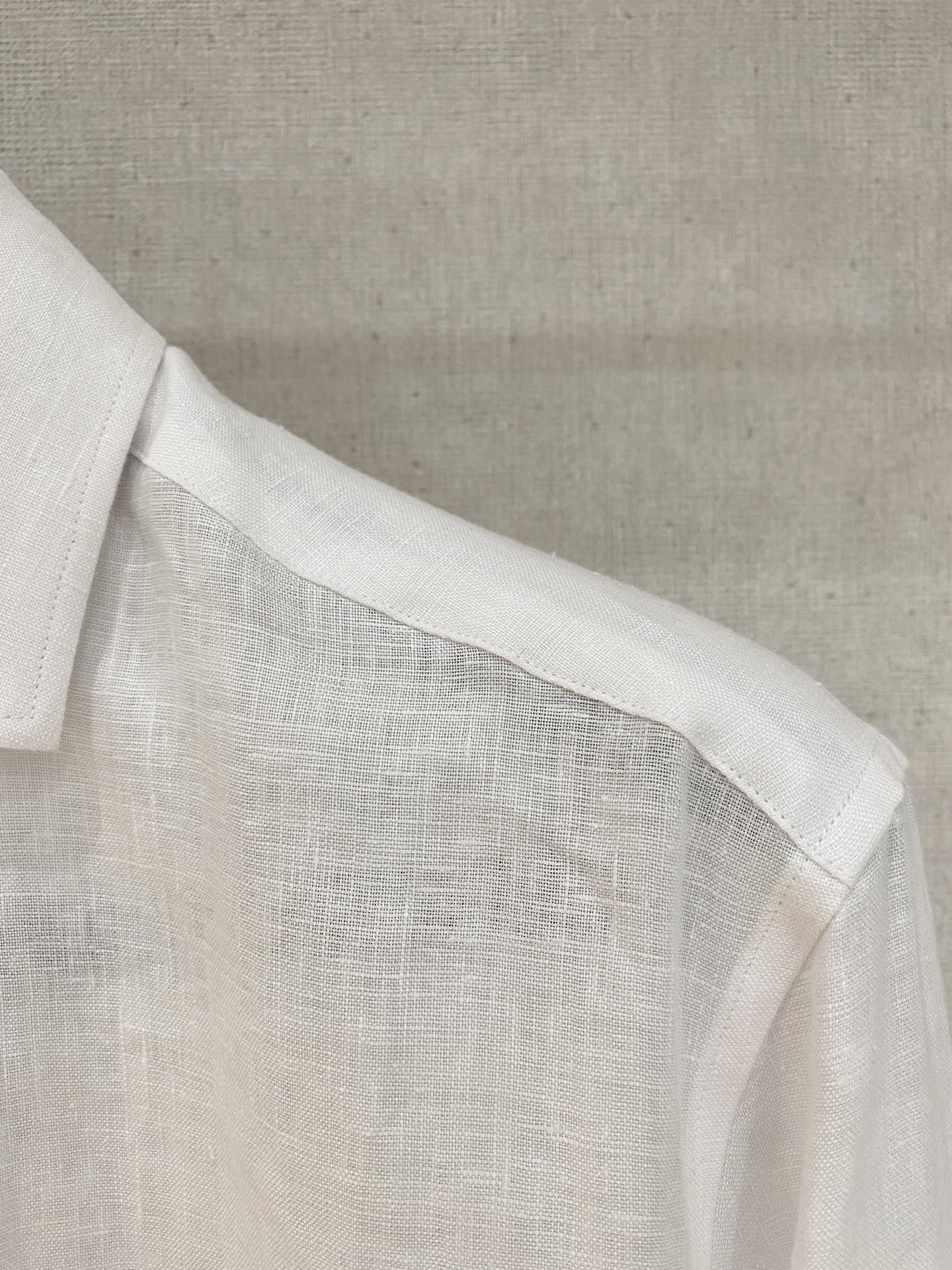 长袖P，lP🆕轻盈雅致，长袖亚麻衬衫——25年春夏日里的温柔守候短袖衬衫，臻品定制系列的材质、精湛的工艺