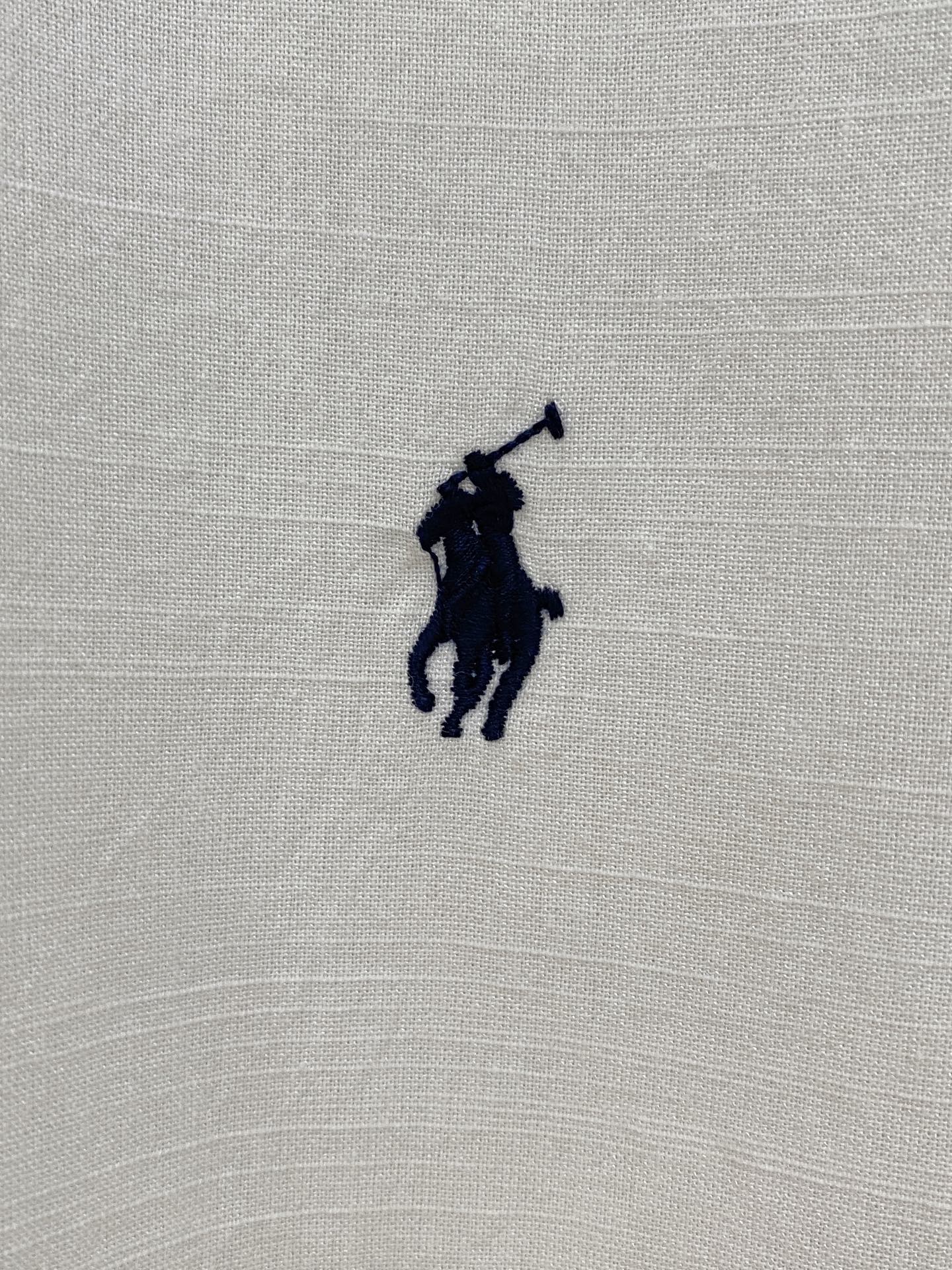 补单出货，
设计上沿袭了一贯滴现代极简主义基调，将意式的都市高贵格调发挥到极致，整体造型干净利落，无任何