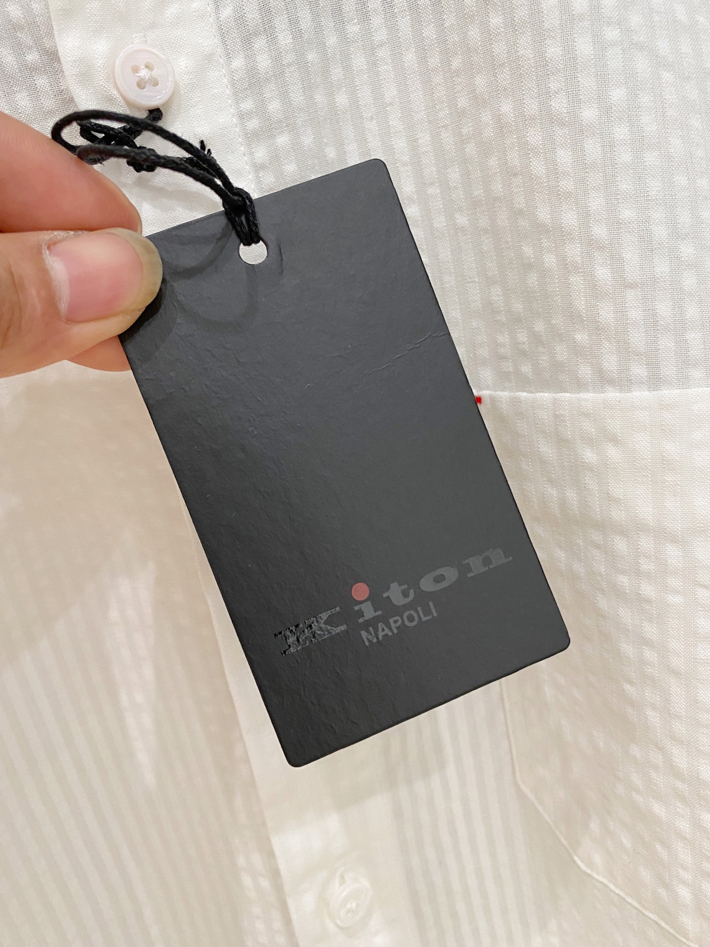 补单出货
设计上沿袭了一贯滴现代极简主义基调，将意式的都市高贵格调发挥到极致，整体造型干净利落，无任何多