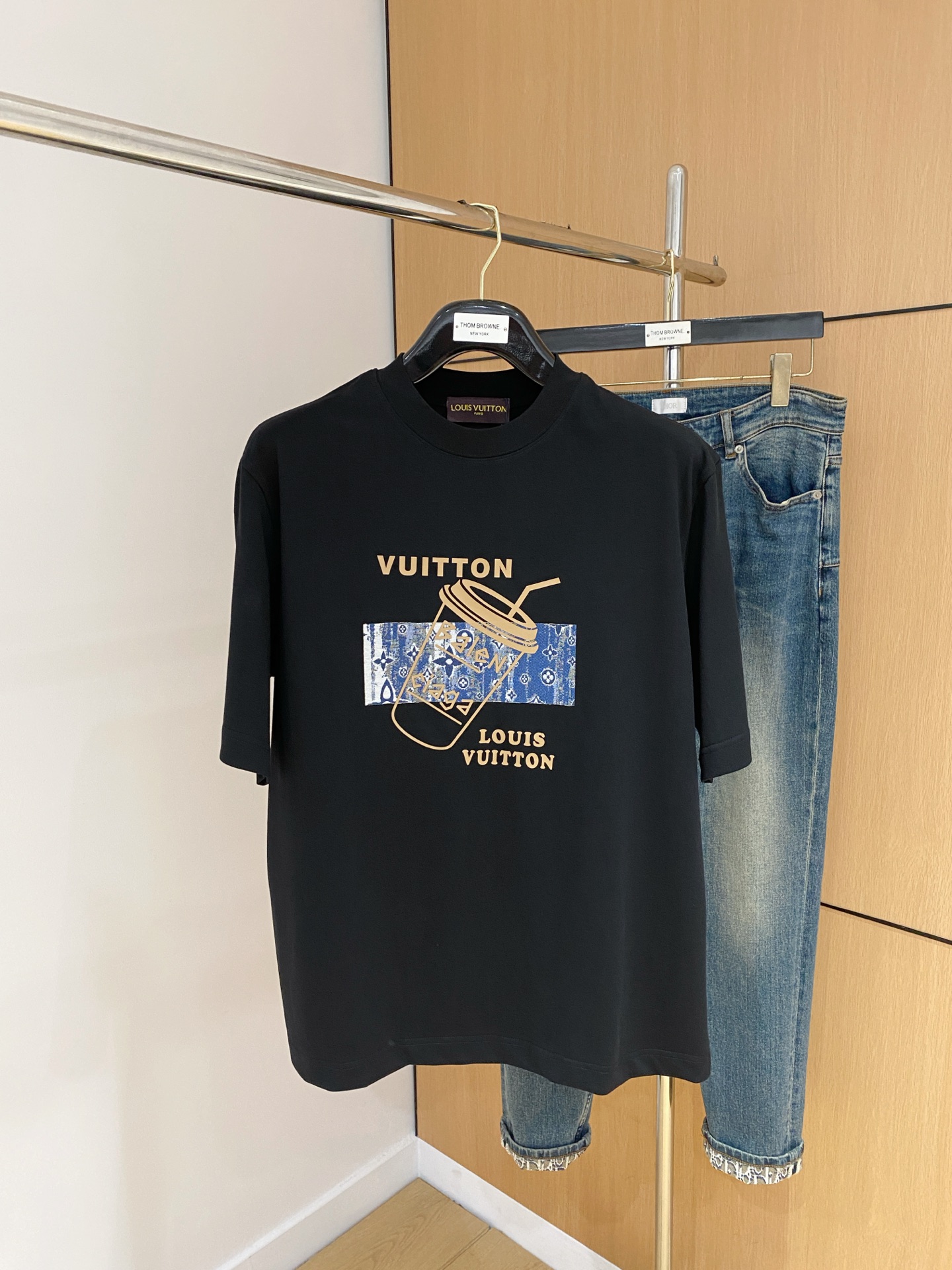 Louis Vuitton Summer T-Shirt - Unique Artistic Design, Comfortable Cotton 2 i1750343135931 3711 0 0