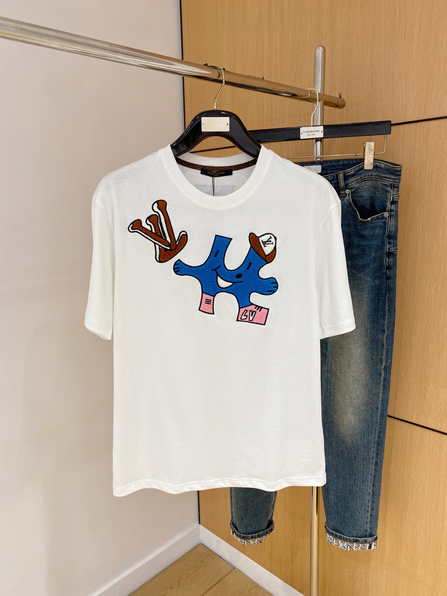 Louis Vuitton Summer T-Shirt - Unique Artistic Design, Comfortable Cotton 2 i1750348661551 2641 0 0
