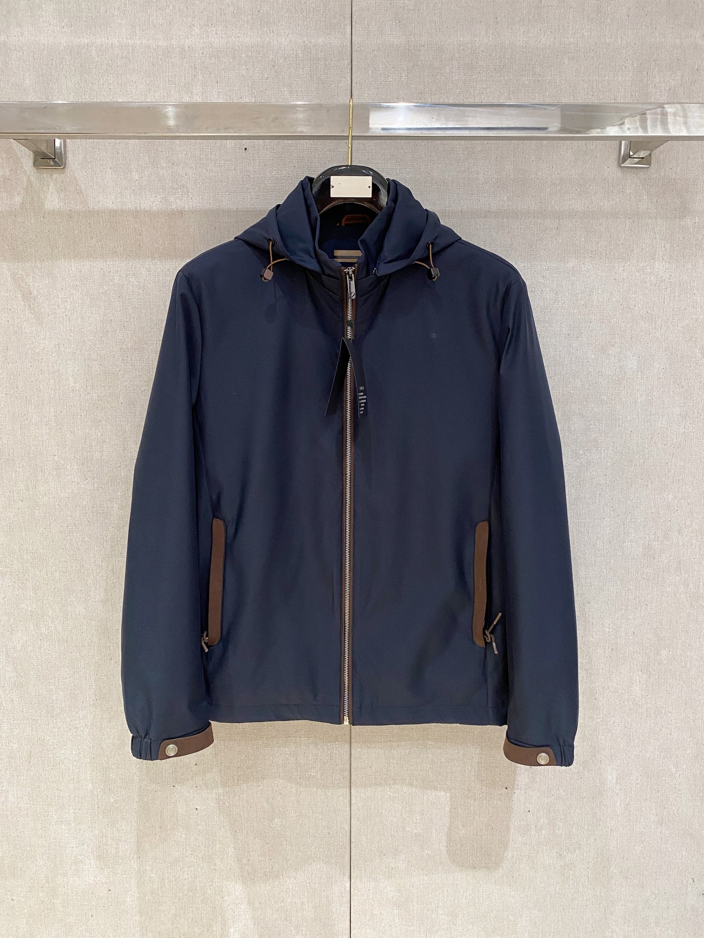 NO:492041,Zegna new autumn and winter original single jacket classic hot version simple and fashionable versatile feel soft and delicate, comfortable upper body, customer-supplied original imported engraving hardware accessories, finely made by OEM factory code M-4XL, zegna, jackets & coats, alexander wang19860909Zegna 杰尼亚 秋冬新款原单外套 经典爆款版本 简洁时尚百搭 手感柔软细腻 上身舒适 客供原版进口刻字五金辅料配件,代工厂精细做 码数M-4XL,,zegna,jackets & coats,alexander wang,Men's clothing