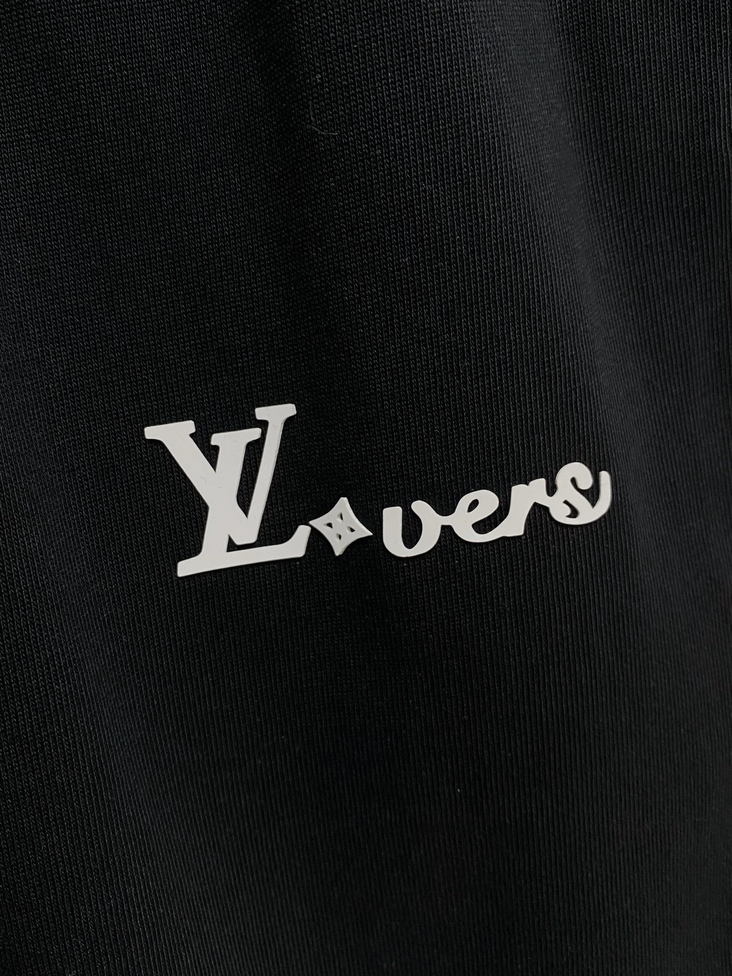 PLV🔥🔥高端定制领子袖子下摆做破洞设计 2026春夏新款首发专柜最新款短袖短裤休闲套装 重工凹凸图案设