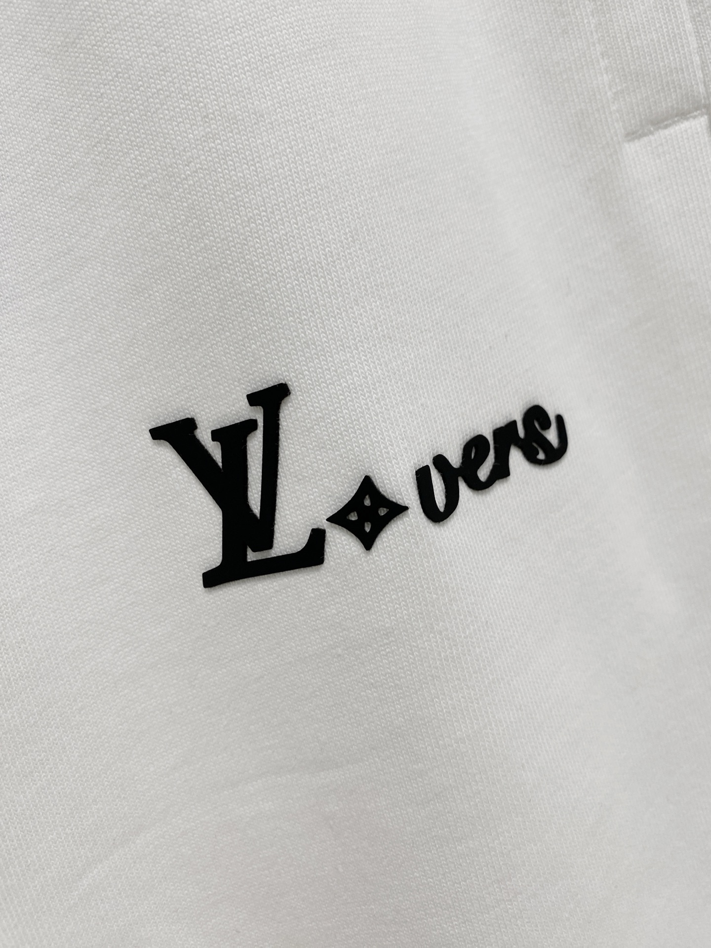 PLV🔥🔥高端定制领子袖子下摆做破洞设计 2026春夏新款首发专柜最新款短袖短裤休闲套装 重工凹凸图案设