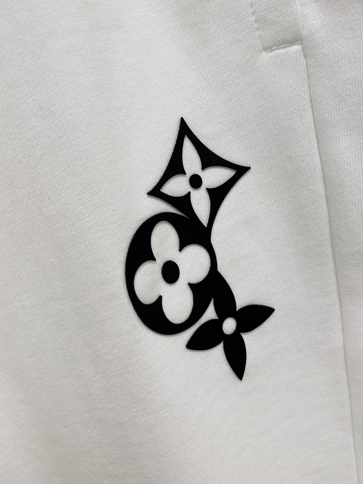 PLV🔥🔥高端定制领子袖子下摆做破洞设计 2026春夏新款首发专柜最新款短袖短裤休闲套装 重工凹凸图案设