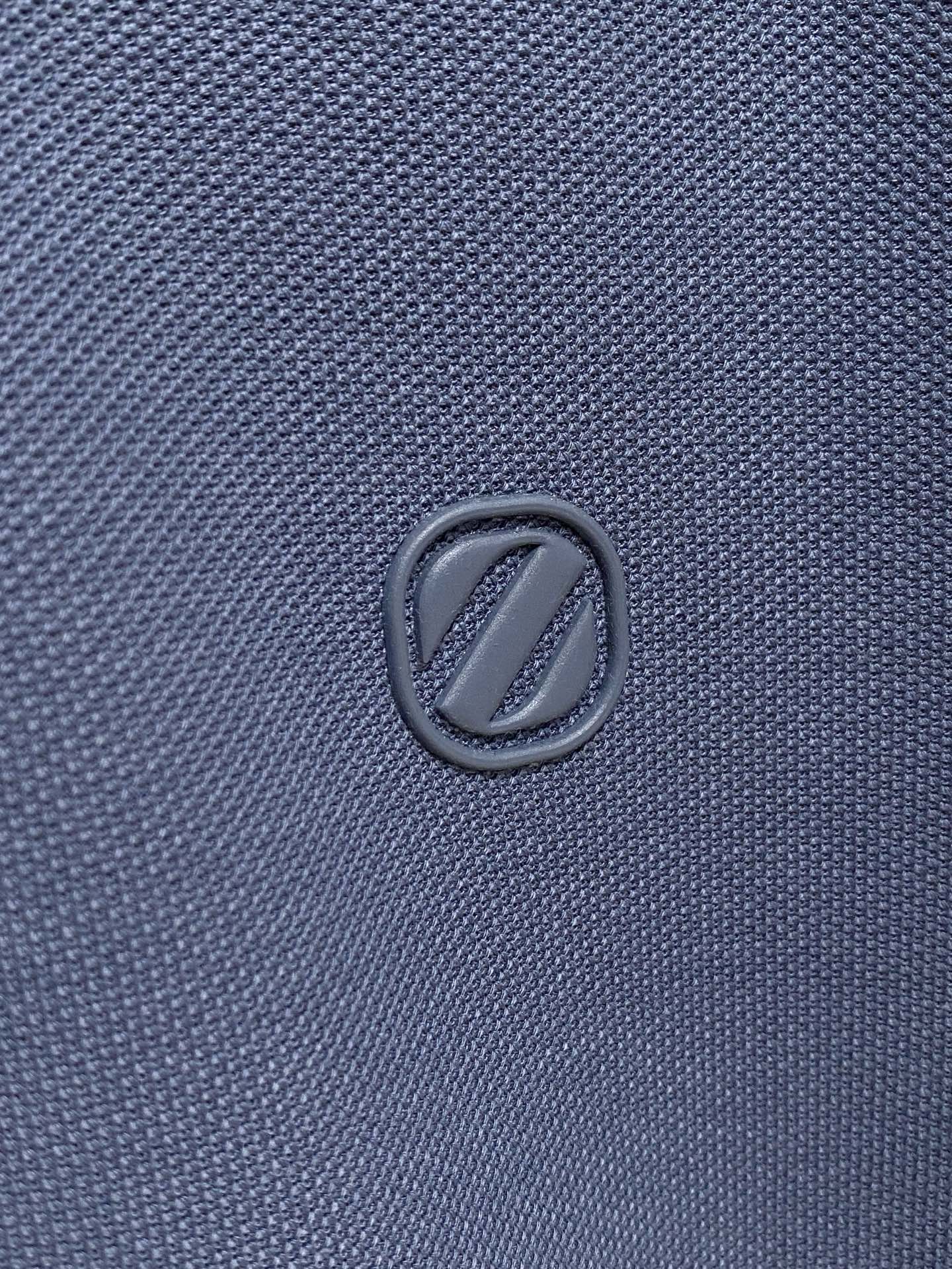 开春新品  杰尼亚 𝟏𝟎𝟎%新疆长绒棉 面料柔软舒适透气
𝟮𝟬𝟮𝟰 夏季 限量款短袖Polo系列
𝗦𝗜𝗭