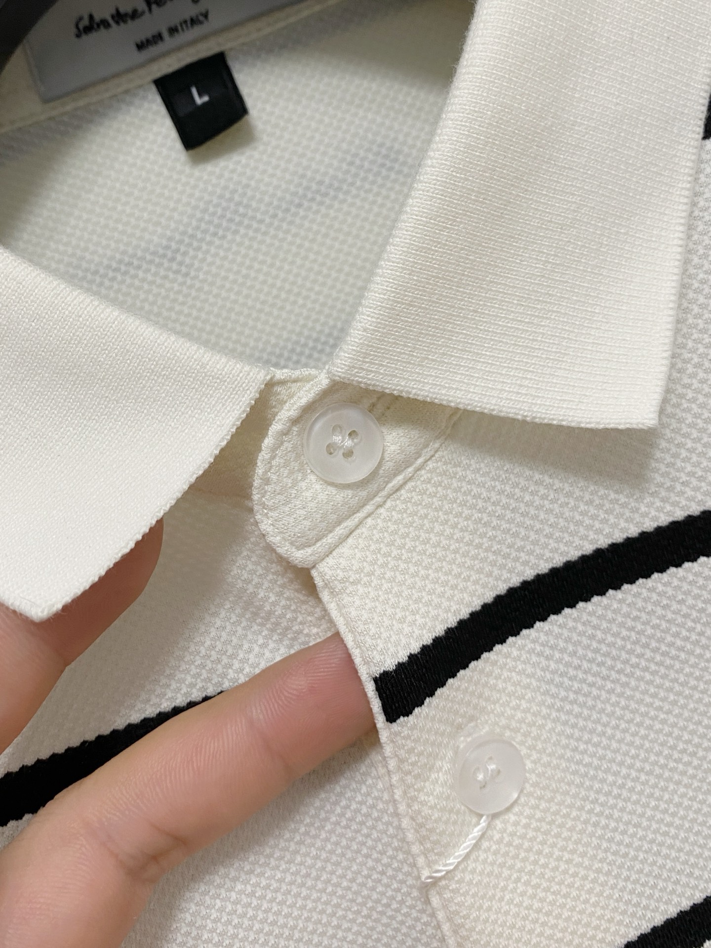 开春新品  菲拉格慕 𝟏𝟎𝟎%新疆长绒棉 面料柔软舒适透气
𝟮𝟬𝟮𝟰 夏季 限量款短袖Polo系列
𝗦𝗜