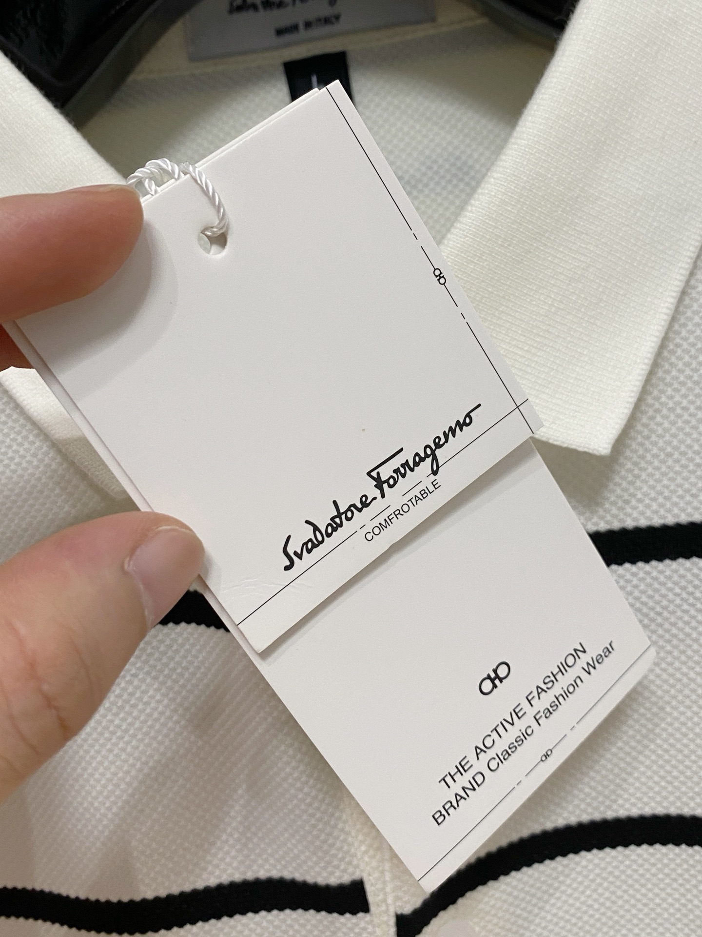 开春新品  菲拉格慕 𝟏𝟎𝟎%新疆长绒棉 面料柔软舒适透气
𝟮𝟬𝟮𝟰 夏季 限量款短袖Polo系列
𝗦𝗜