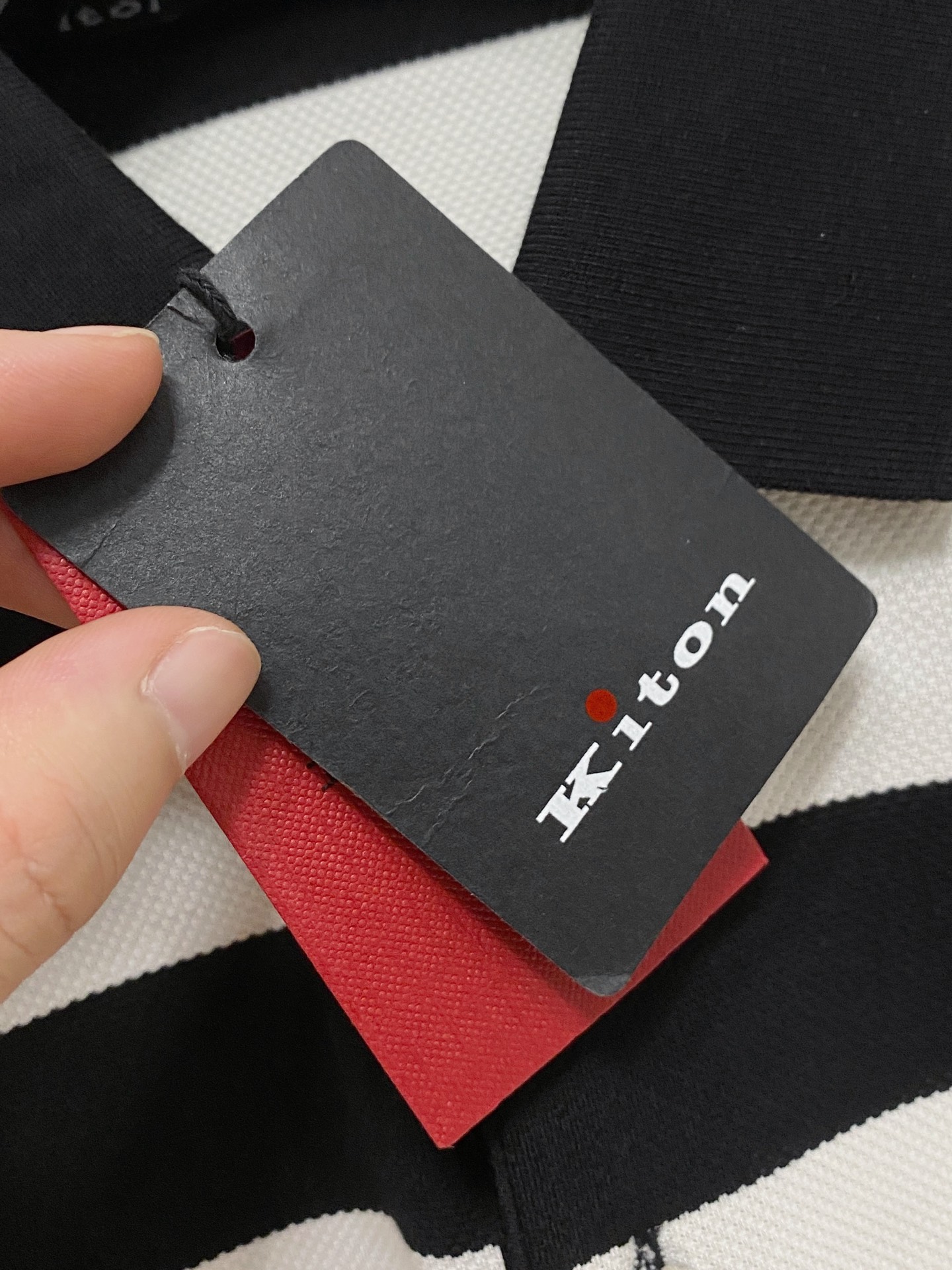 开春新品  kiton 𝟏𝟎𝟎%新疆长绒棉 面料柔软舒适透气
𝟮𝟬𝟮𝟰 夏季 限量款短袖Polo系列
𝗦