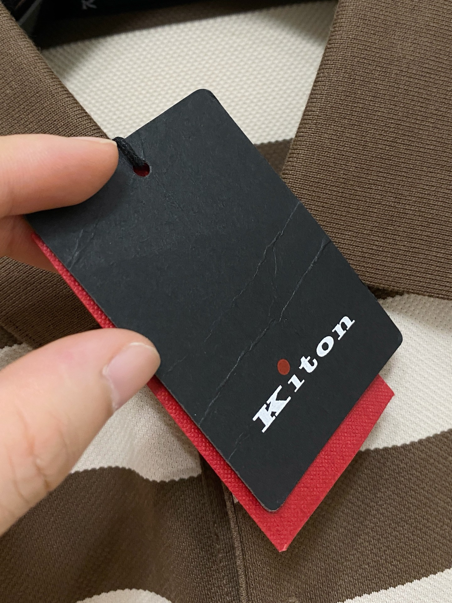 开春新品  kiton 𝟏𝟎𝟎%新疆长绒棉 面料柔软舒适透气
𝟮𝟬𝟮𝟰 夏季 限量款短袖Polo系列
𝗦
