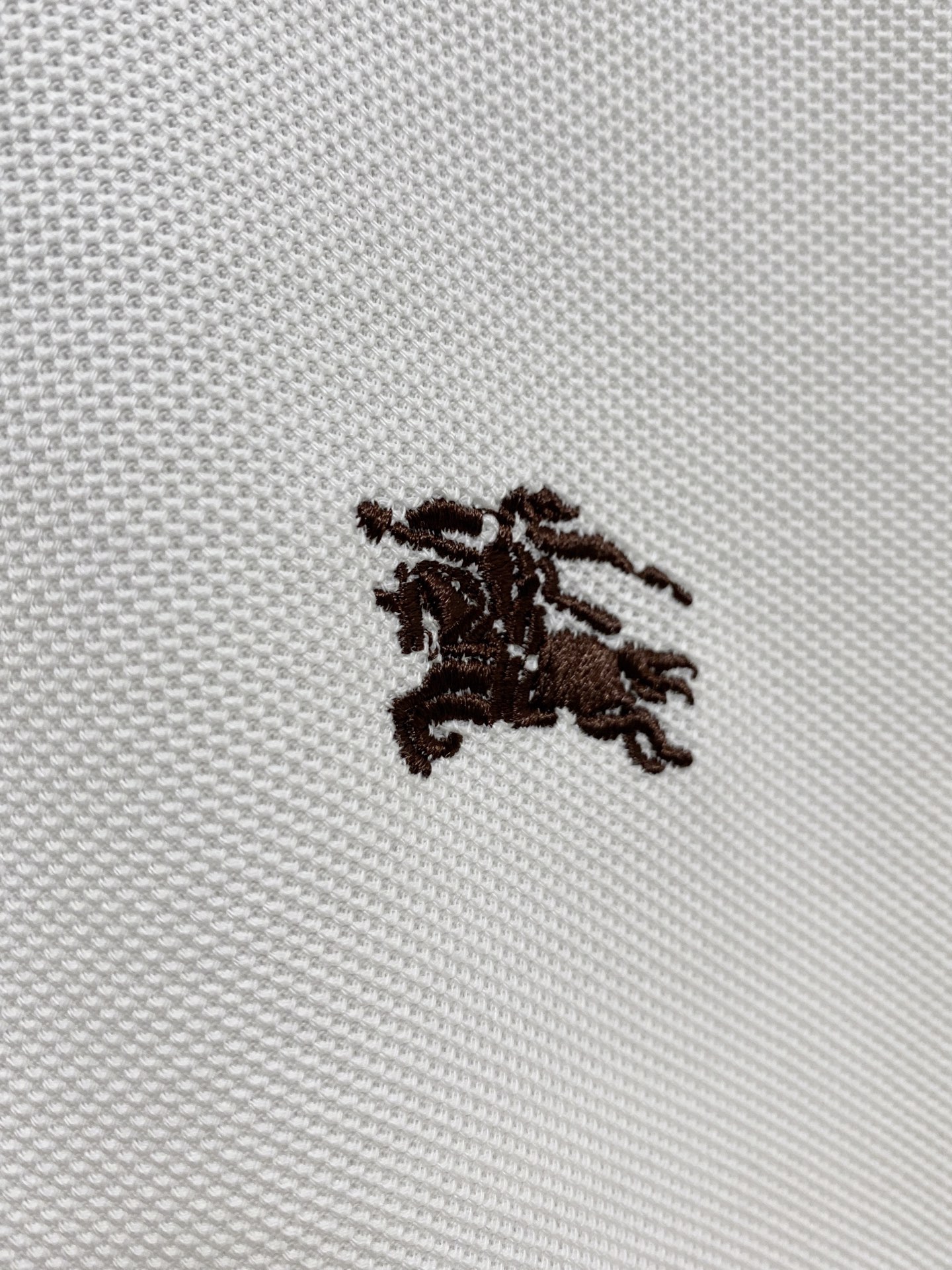 开春新品  巴宝莉 𝟏𝟎𝟎%新疆长绒棉 面料柔软舒适透气
𝟮𝟬𝟮𝟰 夏季 限量款短袖Polo系列
𝗦𝗜𝗭