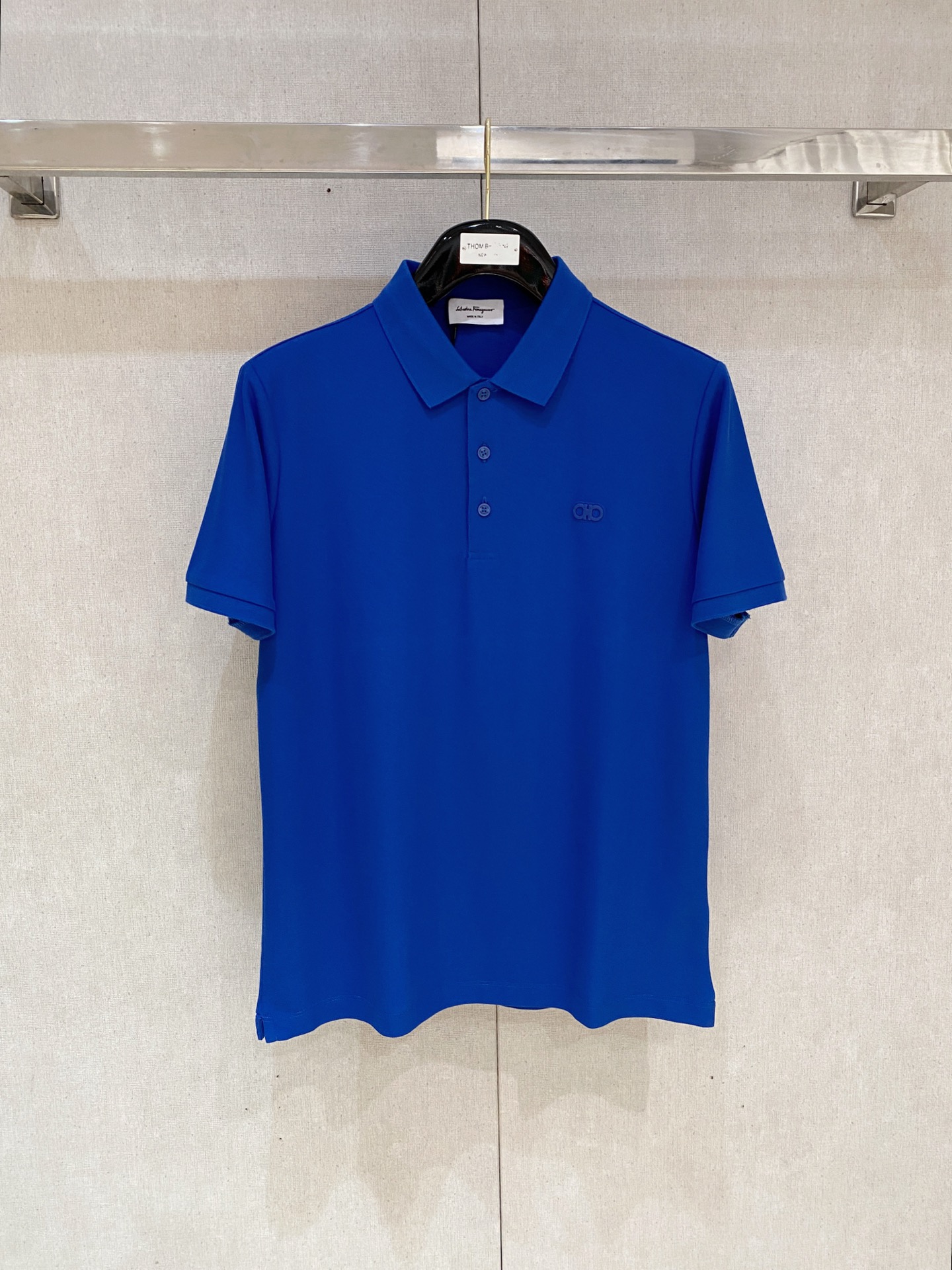 开春新品  菲拉格慕 𝟏𝟎𝟎%新疆长绒棉 面料柔软舒适透气
𝟮𝟬𝟮𝟰 夏季 限量款短袖Polo系列
𝗦𝗜