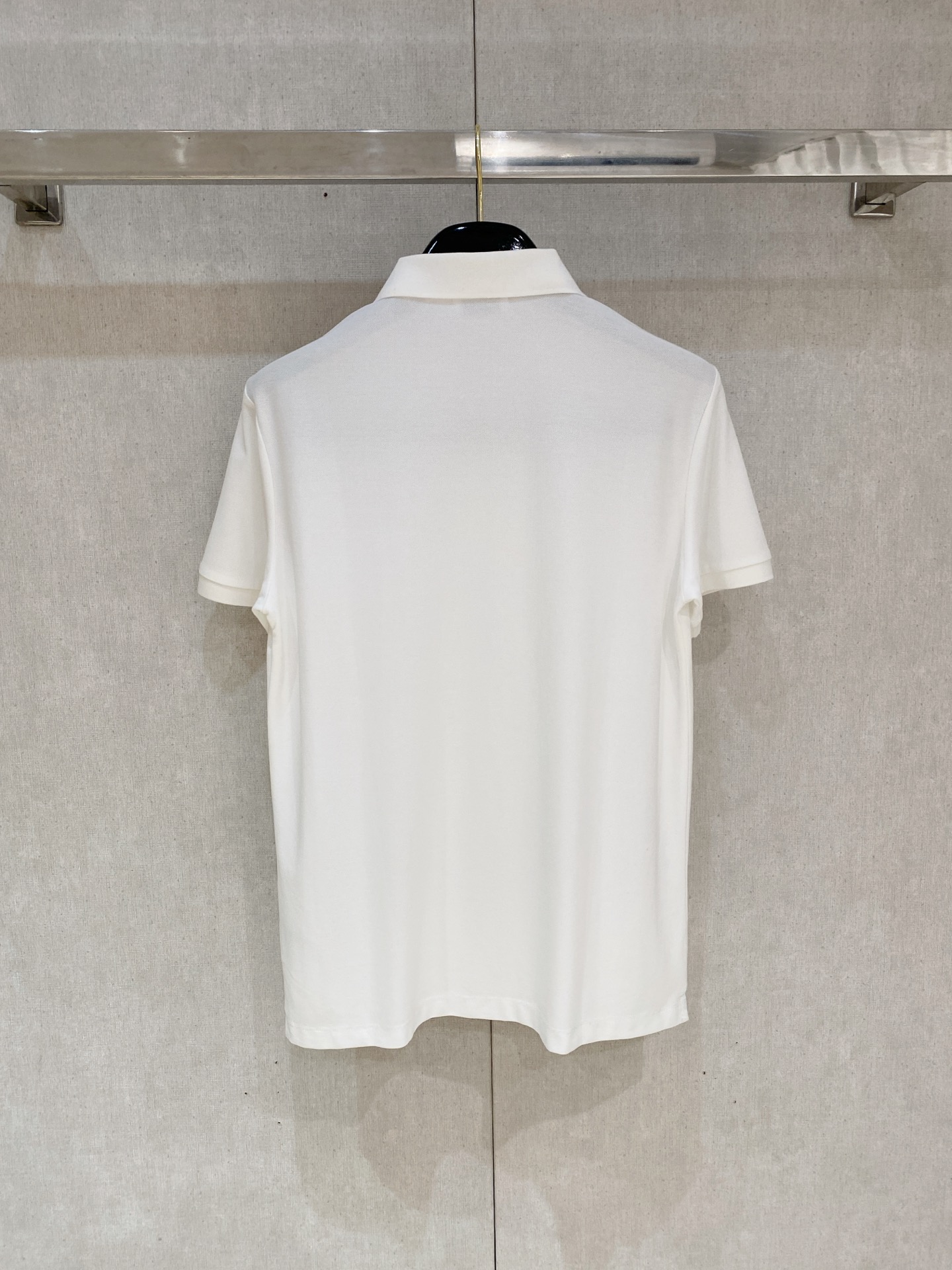 开春新品  菲拉格慕 𝟏𝟎𝟎%新疆长绒棉 面料柔软舒适透气
𝟮𝟬𝟮𝟰 夏季 限量款短袖Polo系列
𝗦𝗜