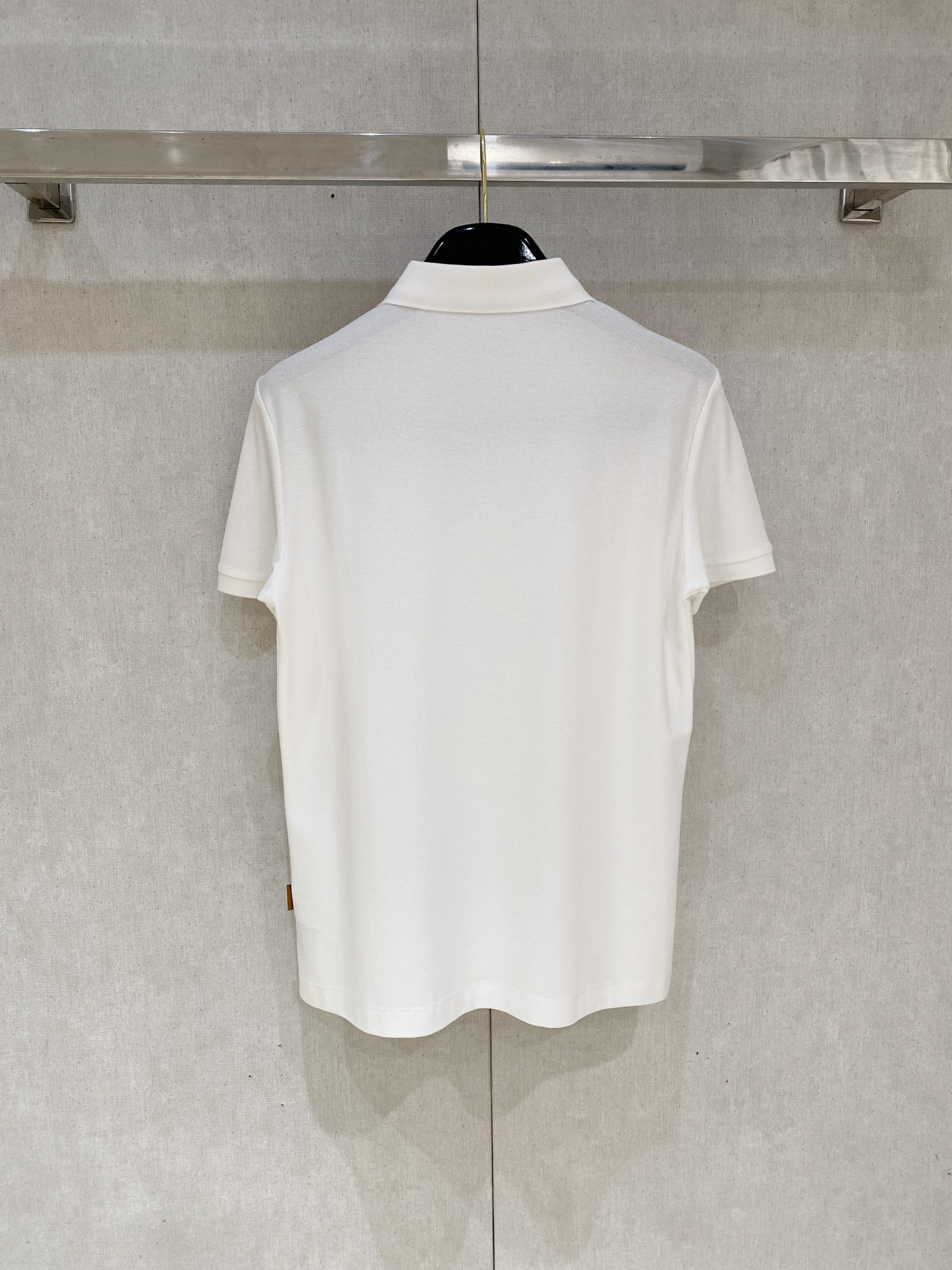 开春新品  杰尼亚 𝟏𝟎𝟎%新疆长绒棉 面料柔软舒适透气
𝟮𝟬𝟮𝟰 夏季 限量款短袖Polo系列
𝗦𝗜𝗭