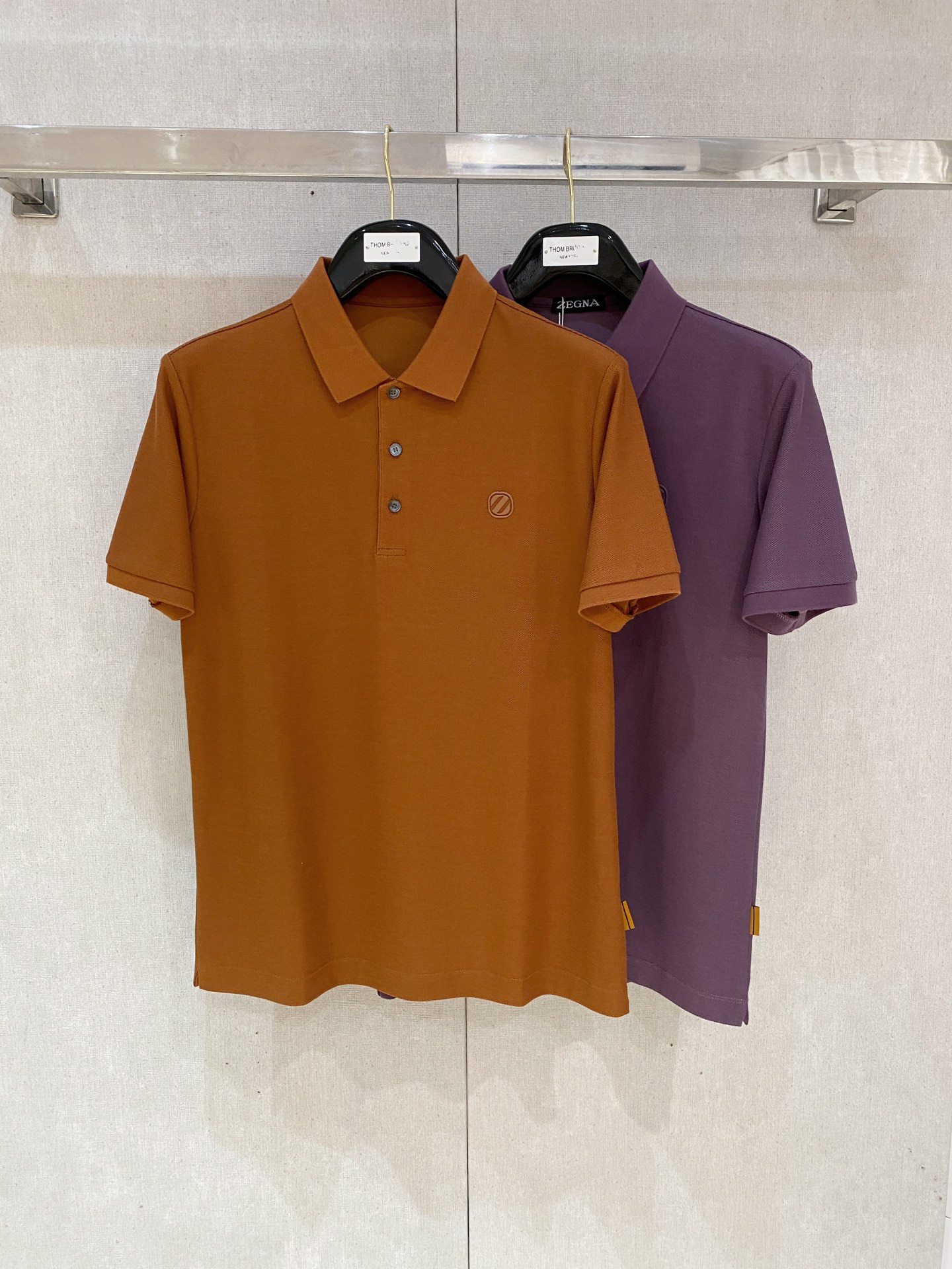 开春新品  杰尼亚 𝟏𝟎𝟎%新疆长绒棉 面料柔软舒适透气
𝟮𝟬𝟮𝟰 夏季 限量款短袖Polo系列
𝗦𝗜𝗭