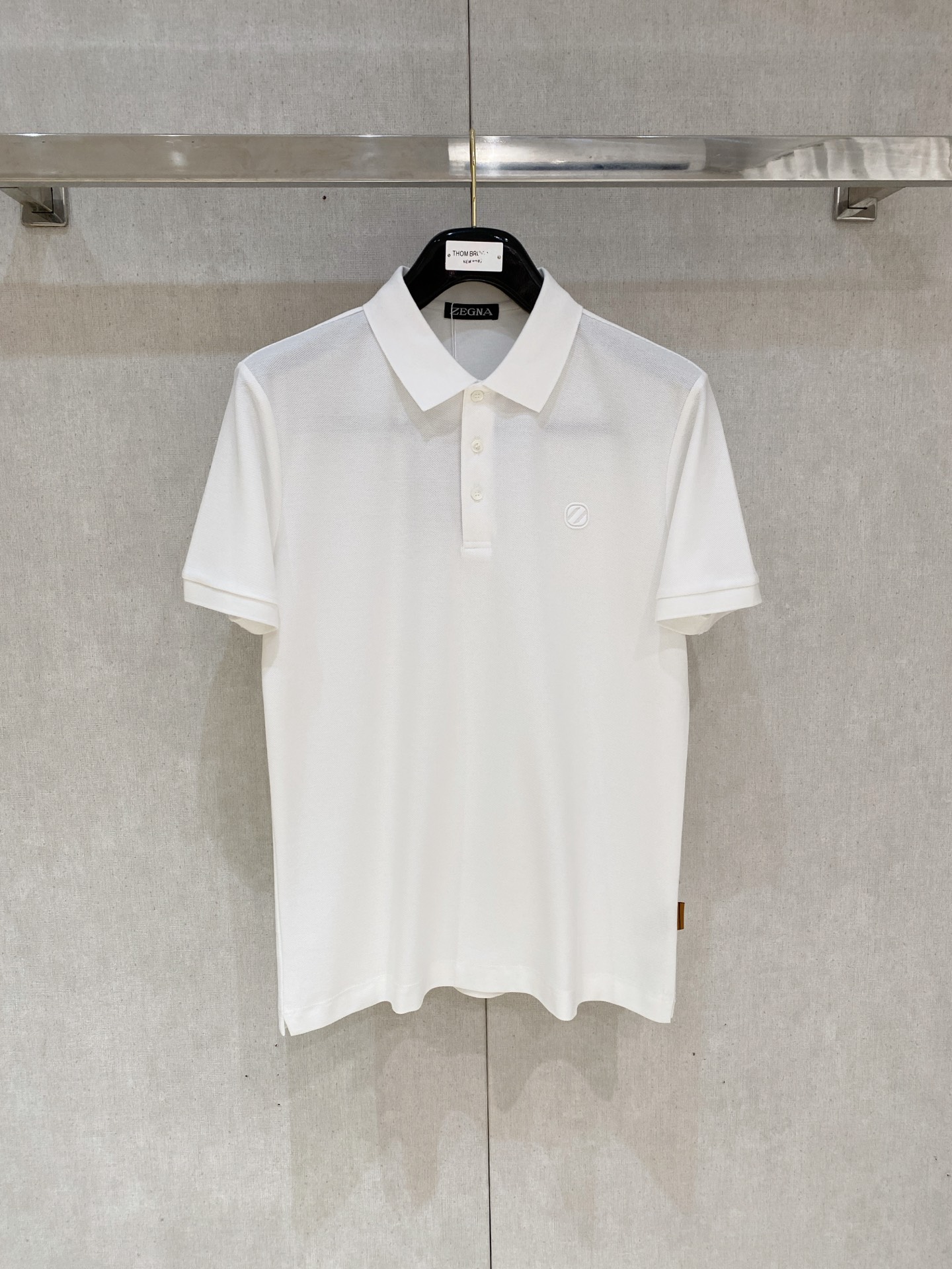 开春新品  杰尼亚 𝟏𝟎𝟎%新疆长绒棉 面料柔软舒适透气
𝟮𝟬𝟮𝟰 夏季 限量款短袖Polo系列
𝗦𝗜𝗭
