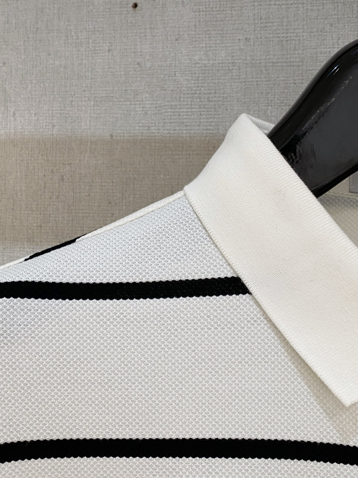 开春新品  菲拉格慕 𝟏𝟎𝟎%新疆长绒棉 面料柔软舒适透气
𝟮𝟬𝟮𝟰 夏季 限量款短袖Polo系列
𝗦𝗜
