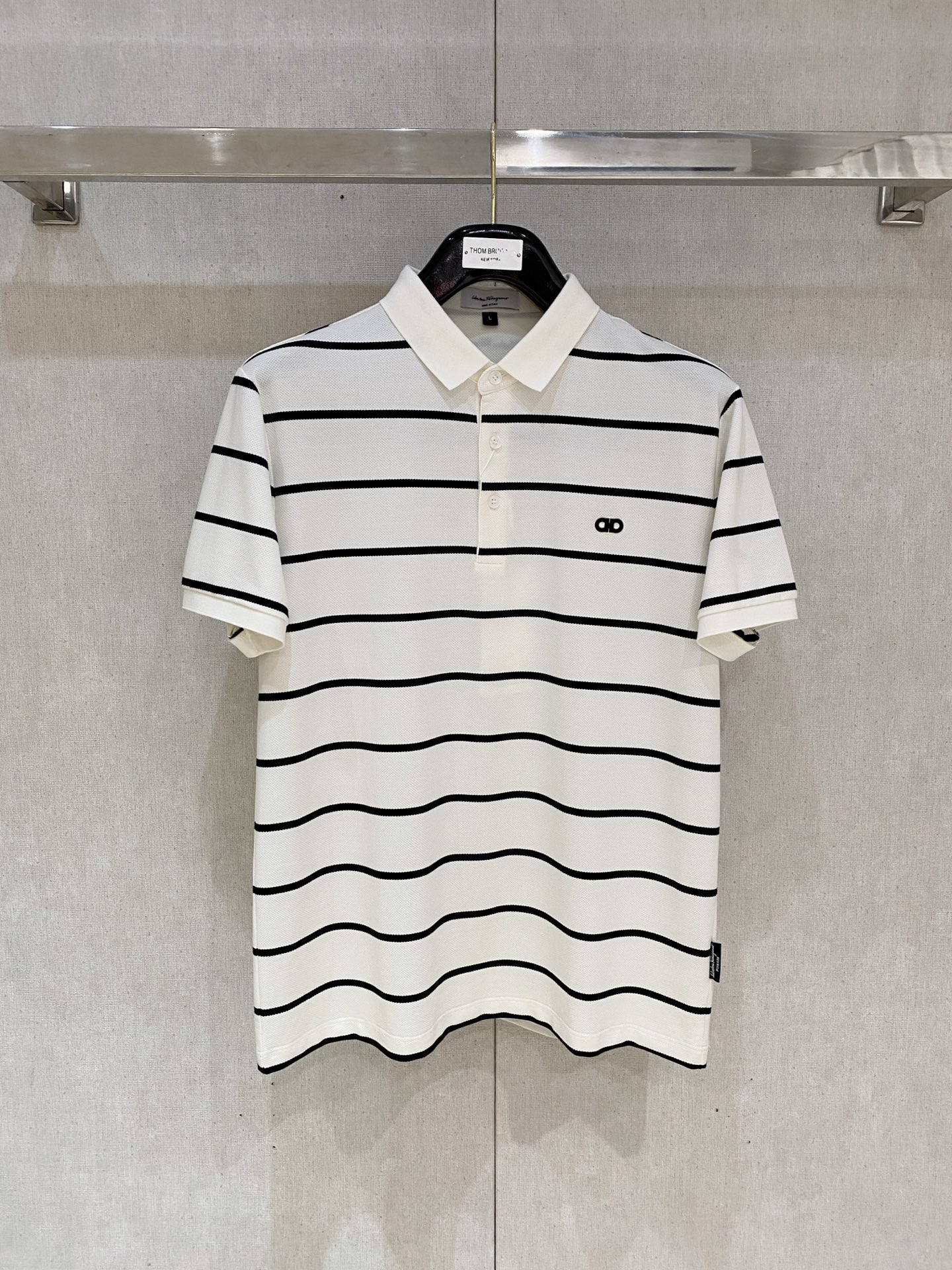 开春新品  菲拉格慕 𝟏𝟎𝟎%新疆长绒棉 面料柔软舒适透气
𝟮𝟬𝟮𝟰 夏季 限量款短袖Polo系列
𝗦𝗜