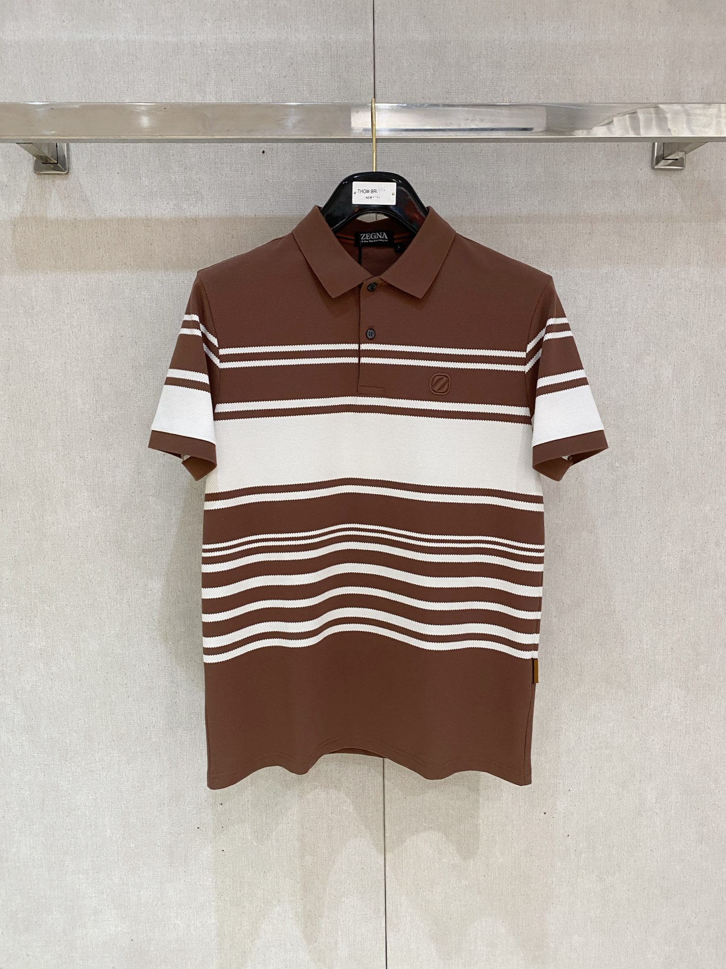 开春新品  杰尼亚 𝟏𝟎𝟎%新疆长绒棉 面料柔软舒适透气
𝟮𝟬𝟮𝟰 夏季 限量款短袖Polo系列
𝗦𝗜𝗭