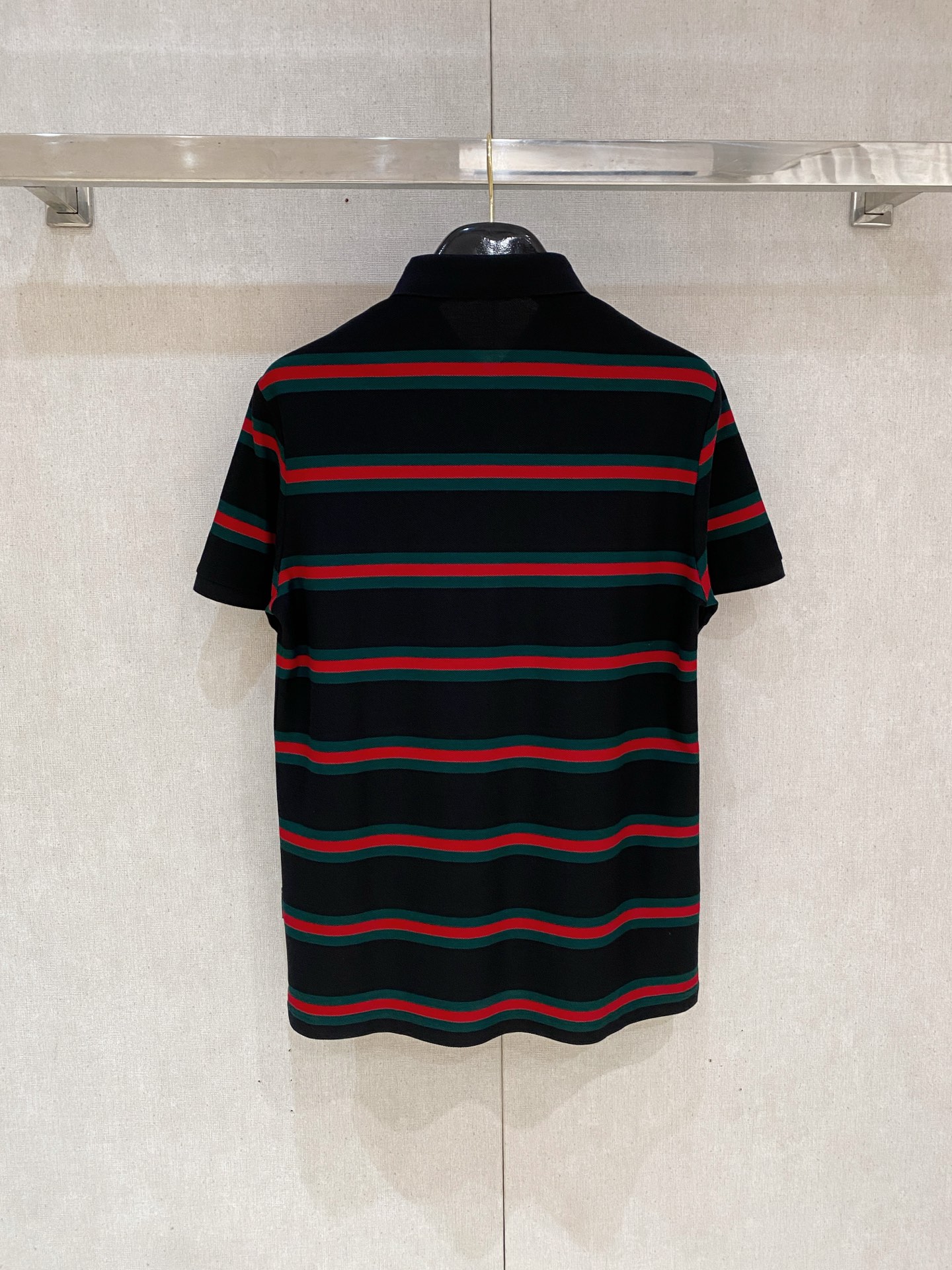 开春新品  古驰 𝟏𝟎𝟎%新疆长绒棉 面料柔软舒适透气
𝟮𝟬𝟮𝟰 夏季 限量款短袖Polo系列
𝗦𝗜𝗭𝗘