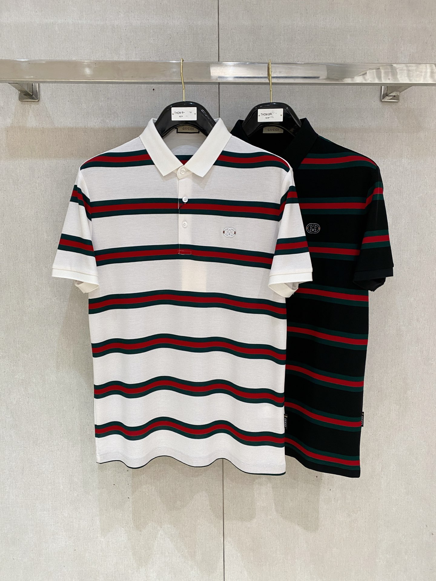 开春新品  古驰 𝟏𝟎𝟎%新疆长绒棉 面料柔软舒适透气
𝟮𝟬𝟮𝟰 夏季 限量款短袖Polo系列
𝗦𝗜𝗭𝗘