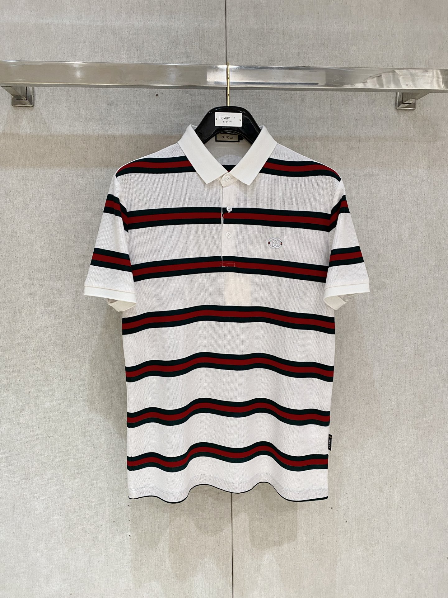 开春新品  古驰 𝟏𝟎𝟎%新疆长绒棉 面料柔软舒适透气
𝟮𝟬𝟮𝟰 夏季 限量款短袖Polo系列
𝗦𝗜𝗭𝗘
