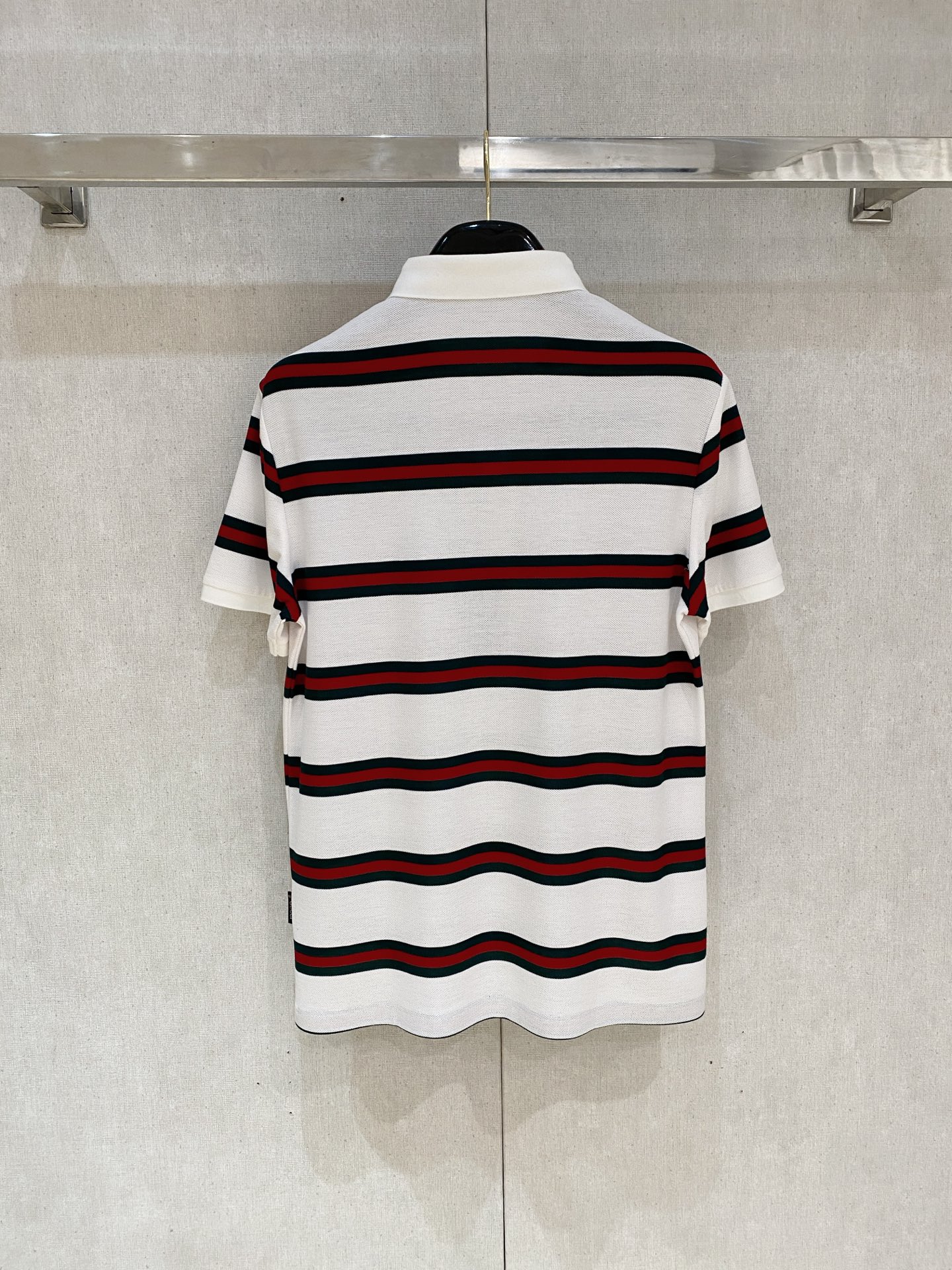 开春新品  古驰 𝟏𝟎𝟎%新疆长绒棉 面料柔软舒适透气
𝟮𝟬𝟮𝟰 夏季 限量款短袖Polo系列
𝗦𝗜𝗭𝗘