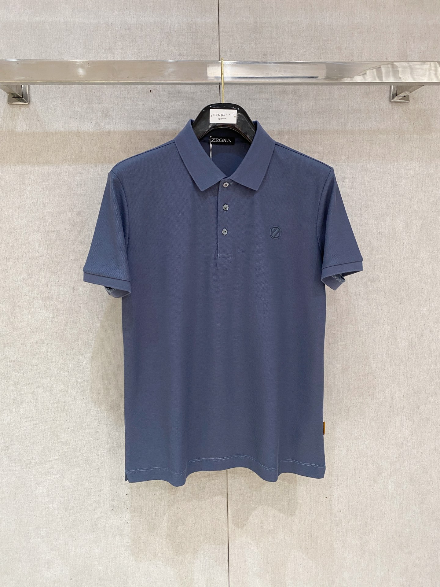 开春新品  杰尼亚 𝟏𝟎𝟎%新疆长绒棉 面料柔软舒适透气
𝟮𝟬𝟮𝟰 夏季 限量款短袖Polo系列
𝗦𝗜𝗭