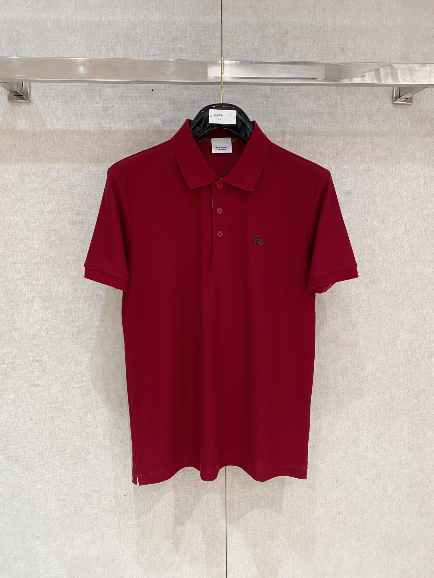 开春新品  巴宝莉 𝟏𝟎𝟎%新疆长绒棉 面料柔软舒适透气
𝟮𝟬𝟮𝟰 夏季 限量款短袖Polo系列
𝗦𝗜𝗭