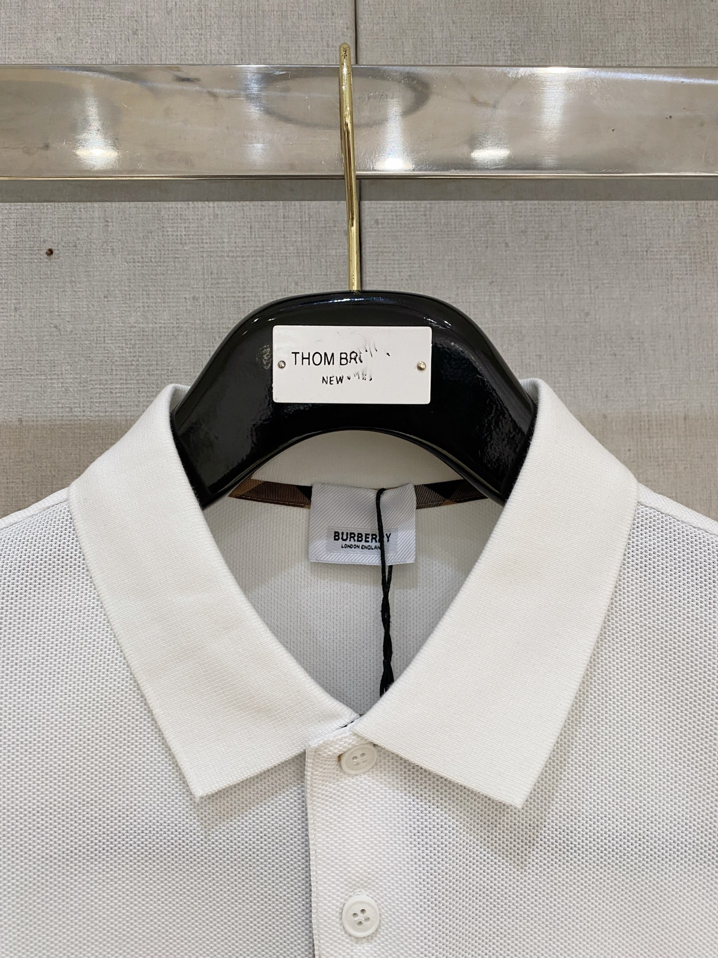 开春新品  巴宝莉 𝟏𝟎𝟎%新疆长绒棉 面料柔软舒适透气
𝟮𝟬𝟮𝟰 夏季 限量款短袖Polo系列
𝗦𝗜𝗭