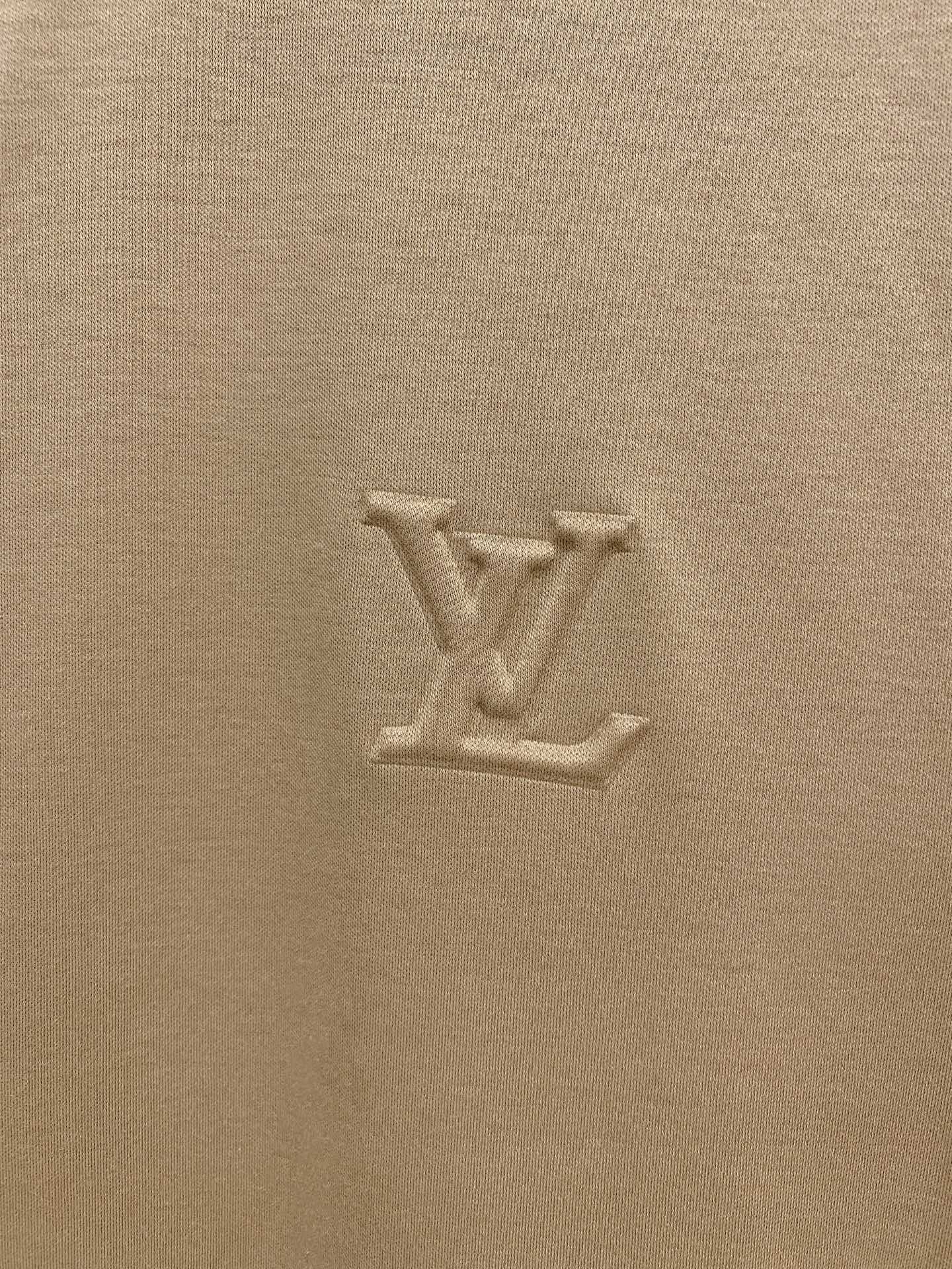 开春新品 Lv 𝟏𝟎𝟎%新疆长绒棉 面料柔软舒适透气𝟮𝟬𝟮𝟰 夏季 限量款短袖Polo系列𝗦𝗜𝗭𝗘：𝗠-