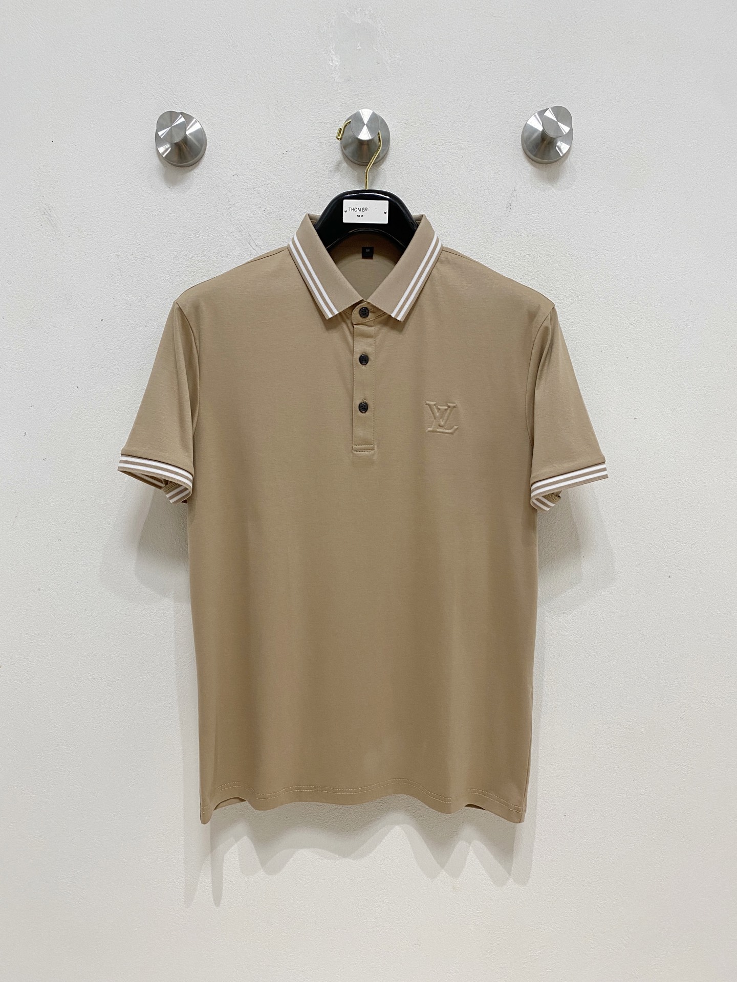 开春新品 Lv 𝟏𝟎𝟎%新疆长绒棉 面料柔软舒适透气𝟮𝟬𝟮𝟰 夏季 限量款短袖Polo系列𝗦𝗜𝗭𝗘：𝗠-