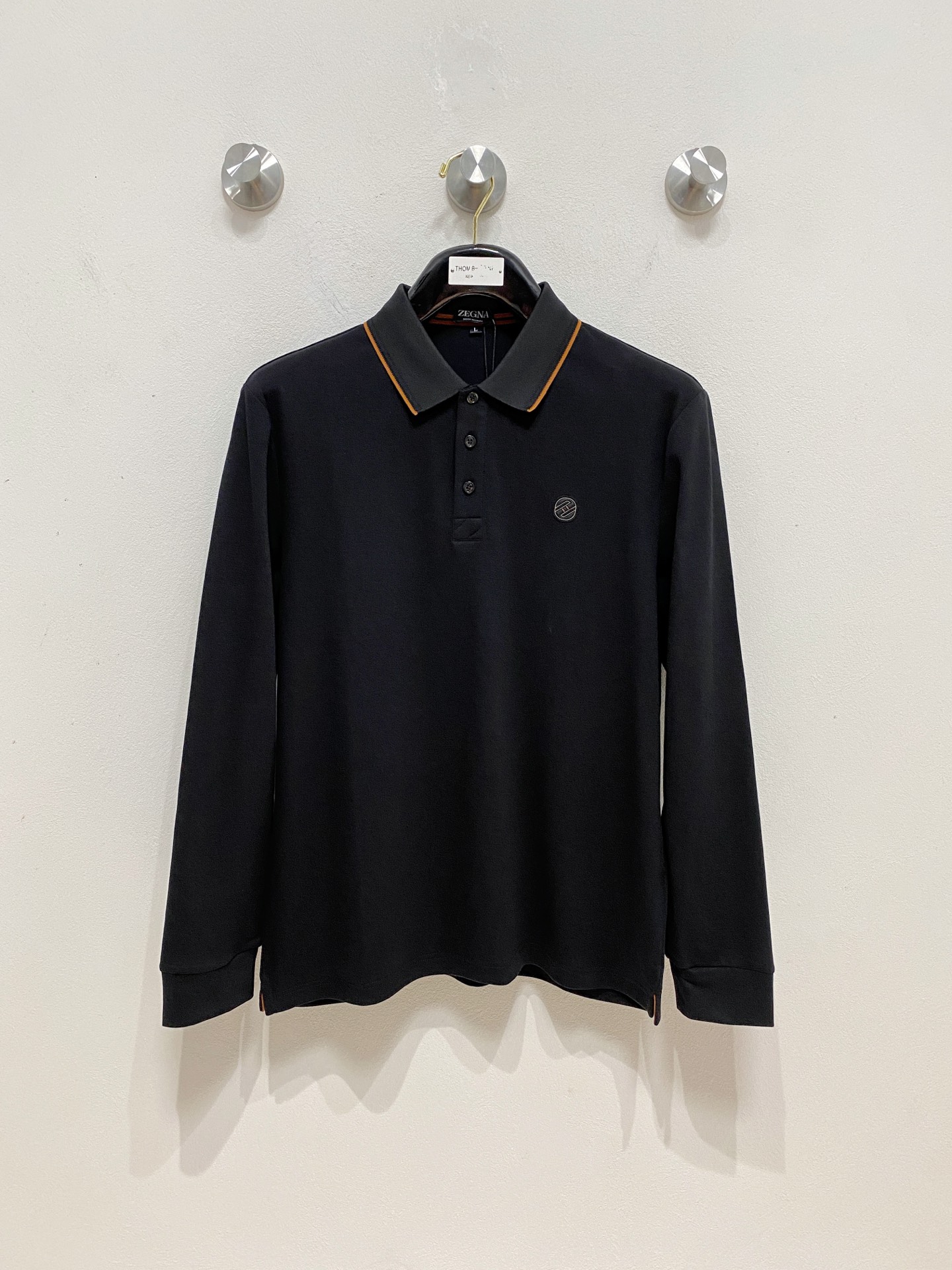 NO:521922,New products for spring, Zenia, exclusively for new original single men's Polo long-sleeved high-end customization, high-version, fashionable and versatile, original imported cotton fabric, chest logo pattern design, super soft and delicate, skin-friendly and comfortable to wear, high-end boutique, OEM factory fine-made top body very good, men's essential items, three standards, code M-4xl, multi-color,,zegna,alexander wang19860909开春新品 杰尼亚 独家专供新款原单男士Polo长袖高端定制 高版本 时尚百搭爆款原版进口纯棉面料 胸前logo图案设计 手感超柔软细腻 穿着亲肤舒适 高端精品 代工厂精细做上身非常赞 男士必备单品 三标齐全 码数M-4xl 多颜色,,zegna,alexander wang,Men's clothing