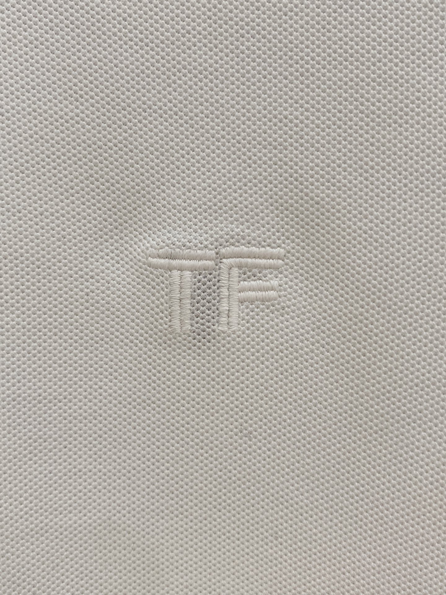  TF 𝟏𝟎𝟎%新疆长绒棉 面料柔软舒适透气
2025 夏季 限量款短袖Polo系列
𝗦𝗜𝗭𝗘：𝗠-3x