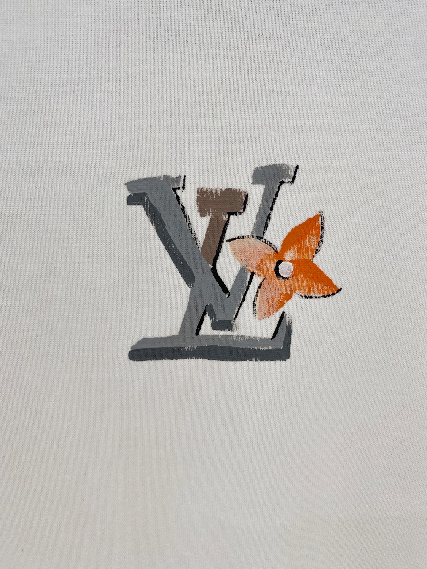  Lv* 2025春夏新款首发专柜最新款短袖圆领T恤 高端订制 设计前卫时尚！品牌logo重工艺设计 高