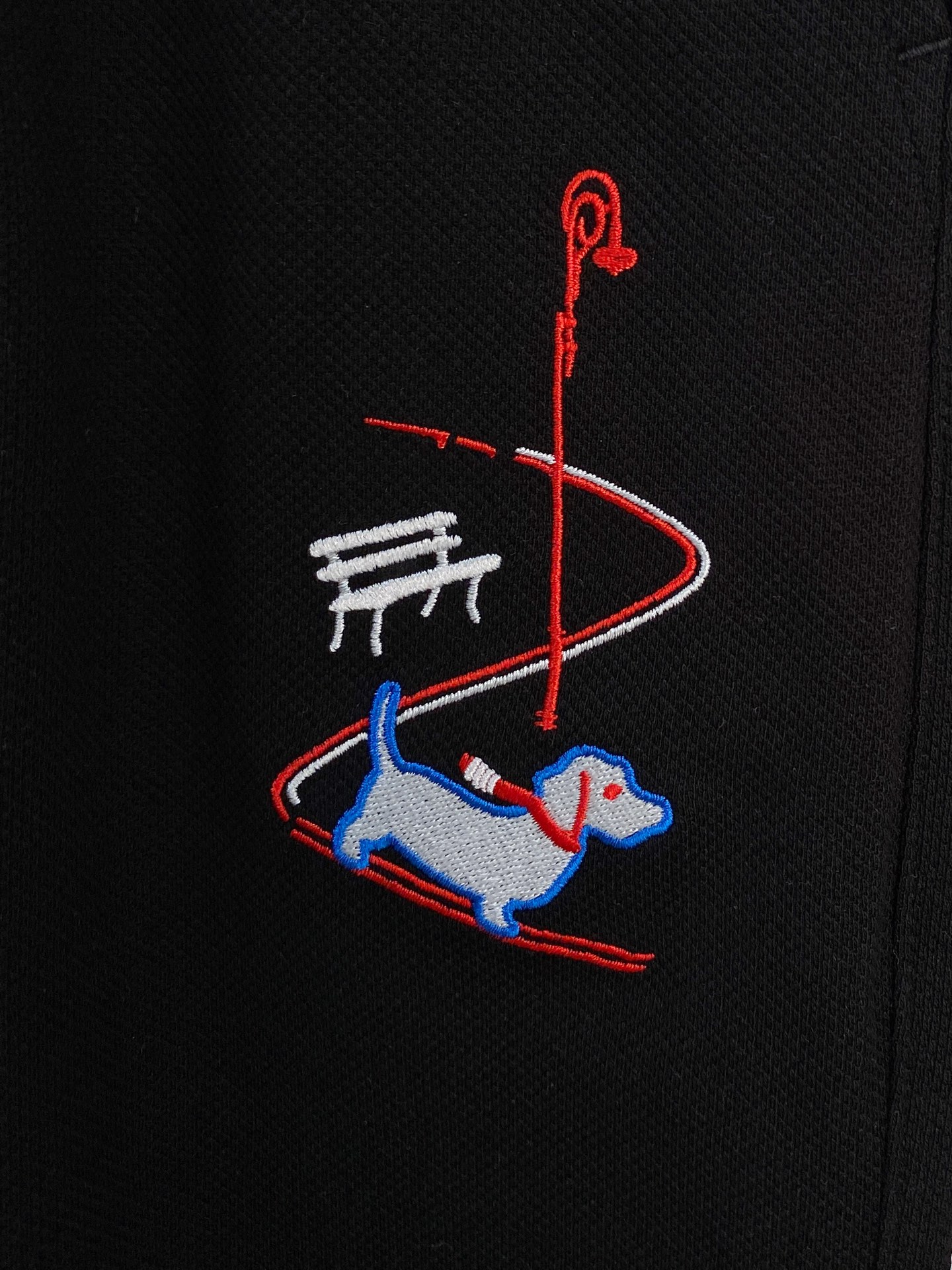 PTB2025春夏新款休闲短裤！官网同步发售。定制品牌经典LOGO，定制面料，舒适度极好，手触感强烈。辨