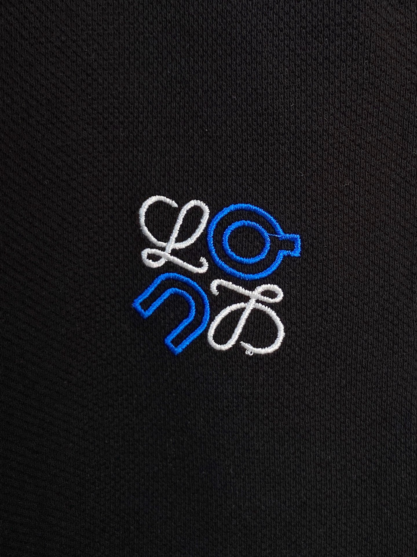 P罗意威2025春夏新款休闲短裤！官网同步发售。定制品牌经典LOGO，定制面料，舒适度极好，手触感强烈。