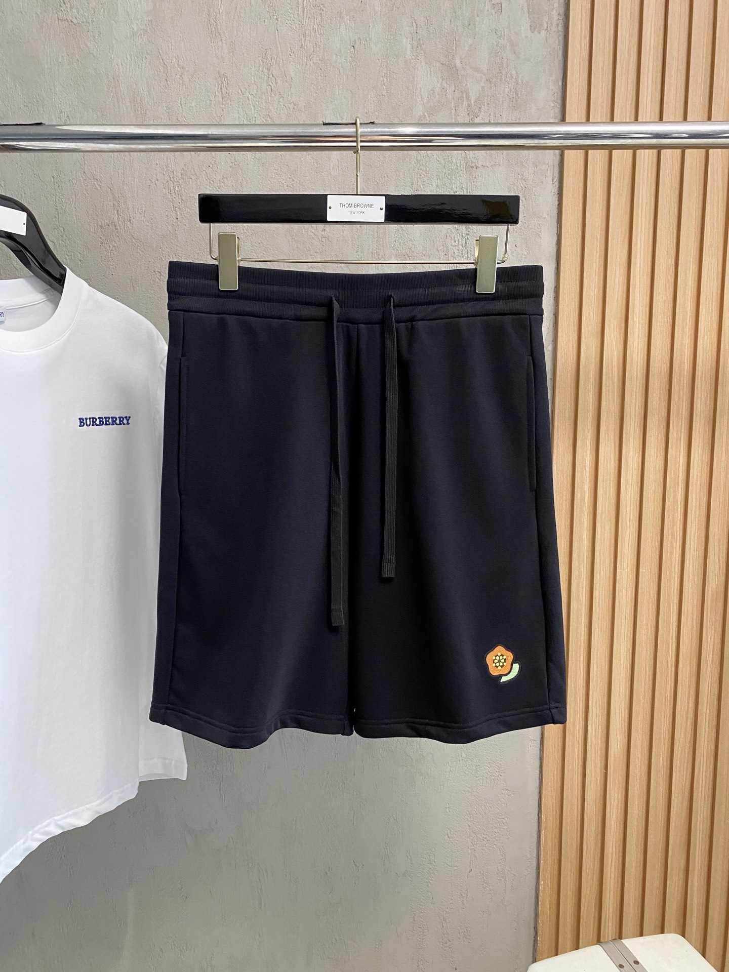 NO:510153,kenzo 2025 spring and summer new casual shorts!  The official website is released simultaneously. Customized brand classic logo, customized fabric, excellent comfort, strong hand touch. Extremely recognizable, perfect quality craftsmanship. Size S-Xl, shorts, alexander wang19860909kenzo2025春夏新款休闲短裤！官网同步发售.定制品牌经典LOGO,定制面料,舒适度极好,手触感强烈.辨识度极高,完美品相工艺. 尺码S-Xl,,shorts,alexander wang,Men's clothing